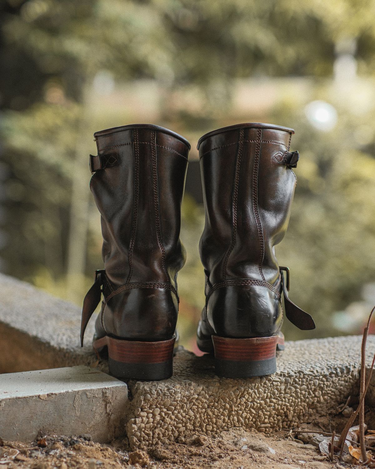 Photo by badbudz on December 3, 2025 of the Willie's Handmade Boots Engineer in Maryam Toscanello Horsebutt Overdyed Black.