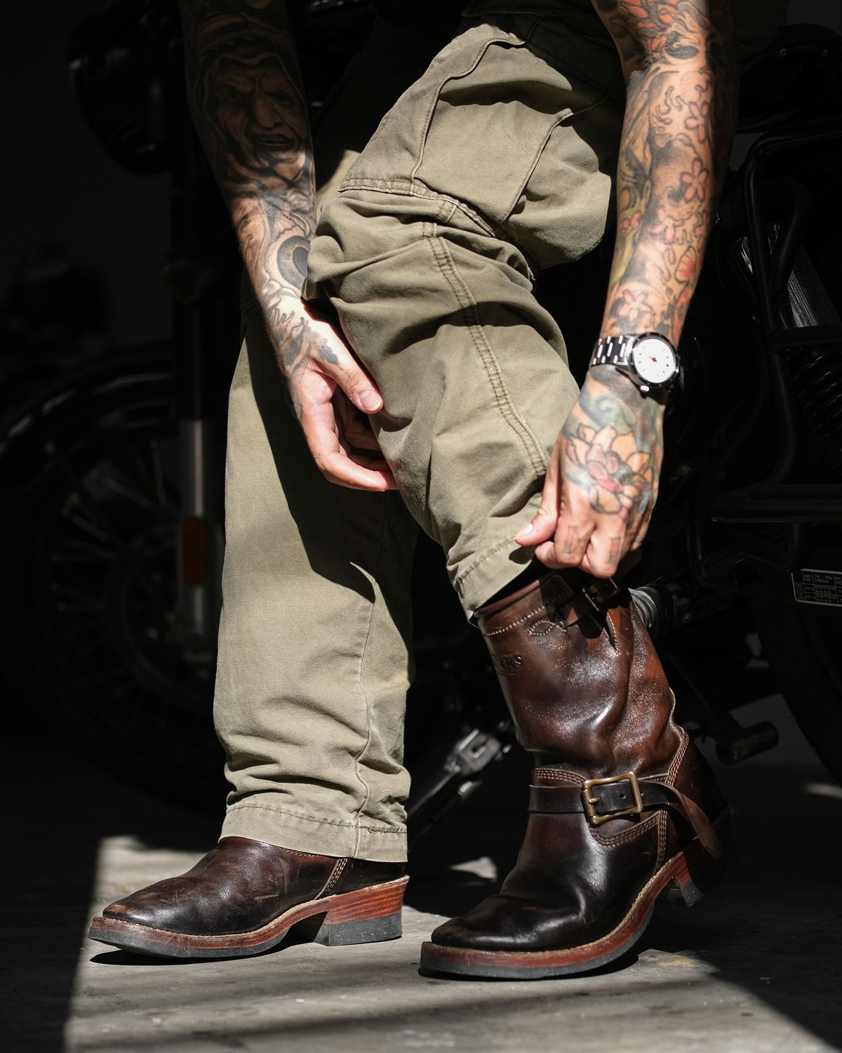 Photo by badbudz on March 3, 2026 of the Willie's Handmade Boots Engineer in Maryam Toscanello Horsebutt Overdyed Black.