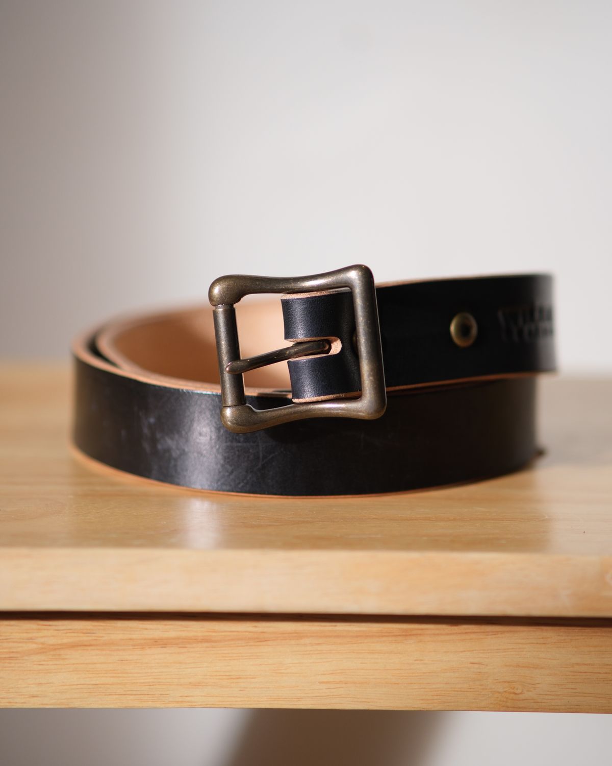 Photo by badbudz on October 1, 2025 of the Willie's Handmade Boots Willie's Seńor Belt in Natural Vegtable Tanned Leather.