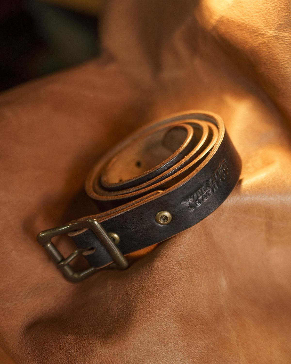 Photo by badbudz on November 3, 2025 of the Willie's Handmade Boots Willie's Seńor Belt in Natural Vegtable Tanned Leather.