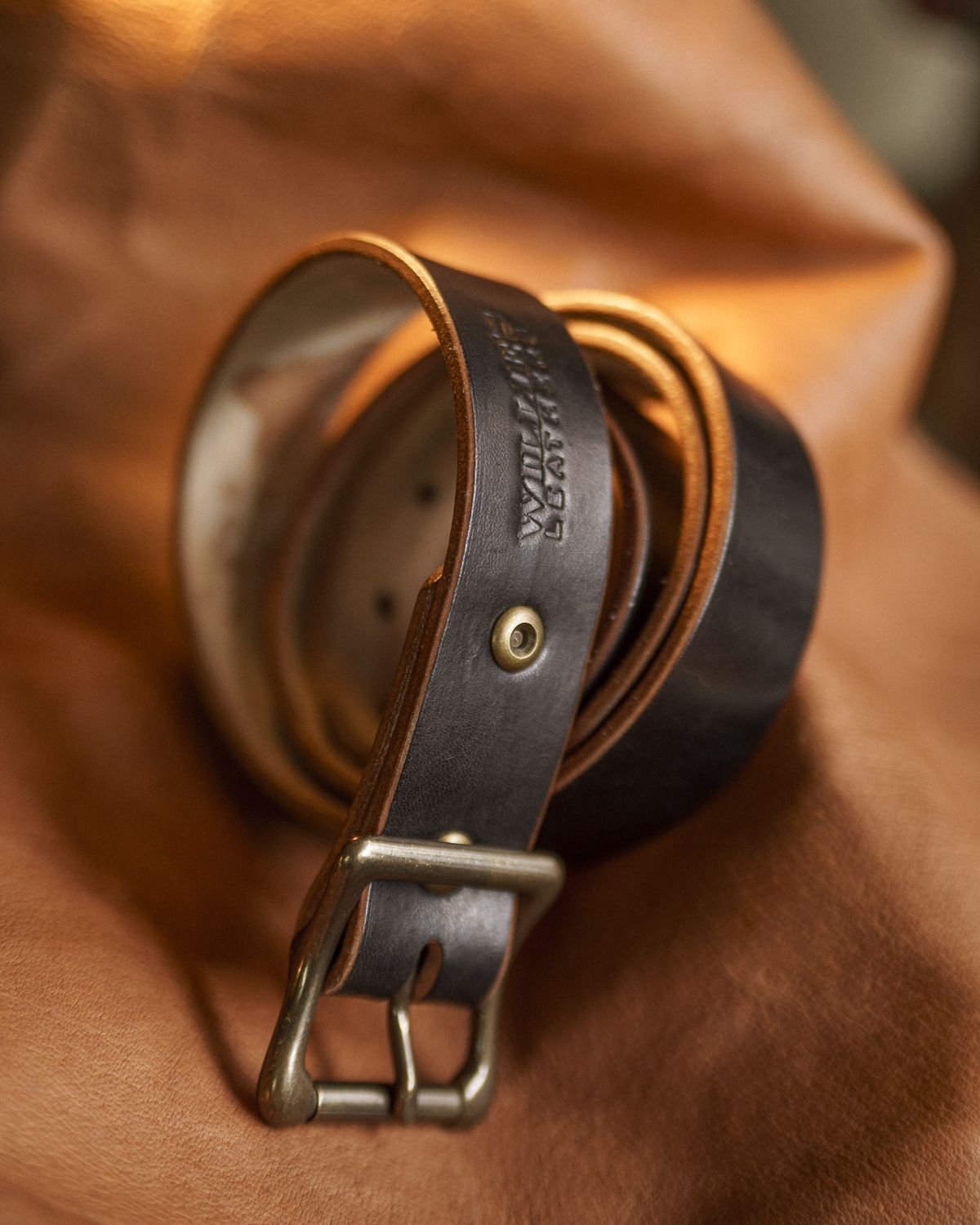 Photo by badbudz on November 3, 2025 of the Willie's Handmade Boots Willie's Seńor Belt in Natural Vegtable Tanned Leather.