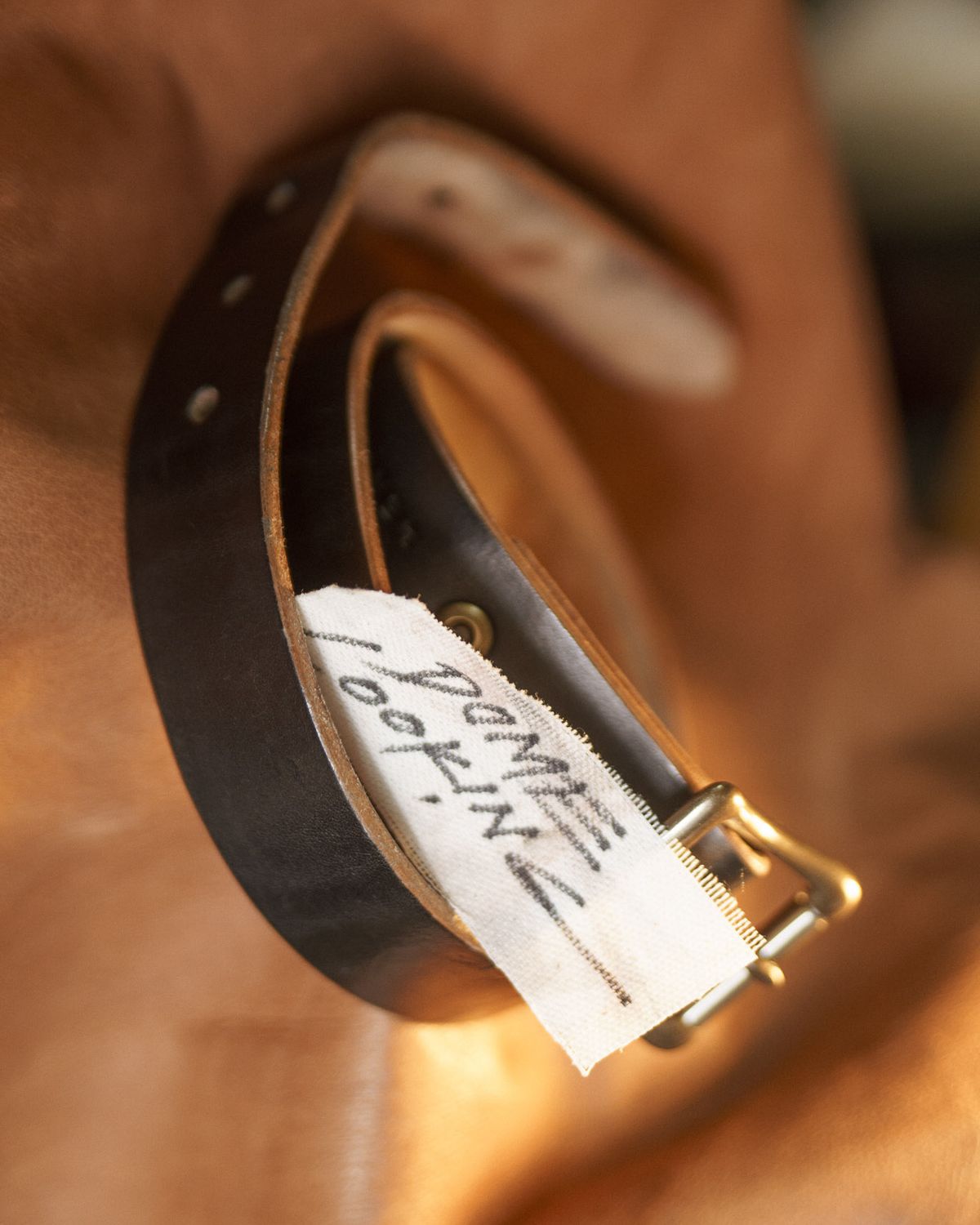 Photo by badbudz on November 3, 2025 of the Willie's Handmade Boots Willie's Seńor Belt in Natural Vegtable Tanned Leather.