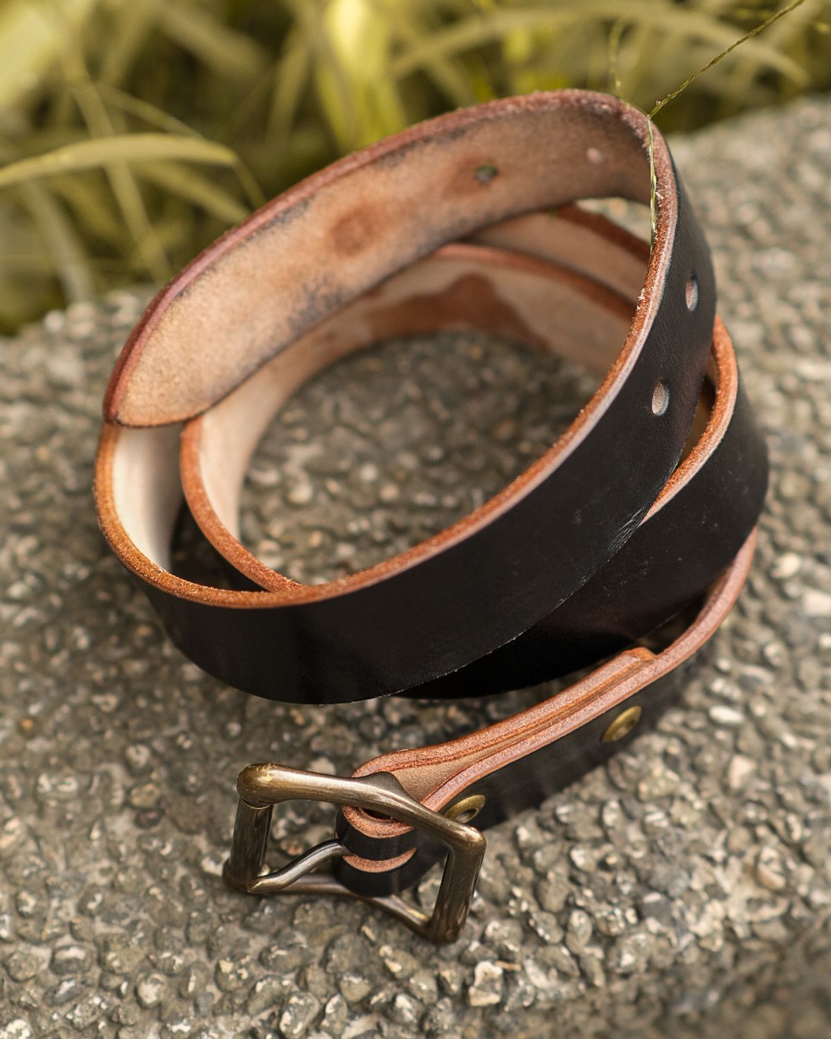 Photo by badbudz on January 3, 2026 of the Willie's Handmade Boots Willie's Seńor Belt in Natural Vegtable Tanned Leather.