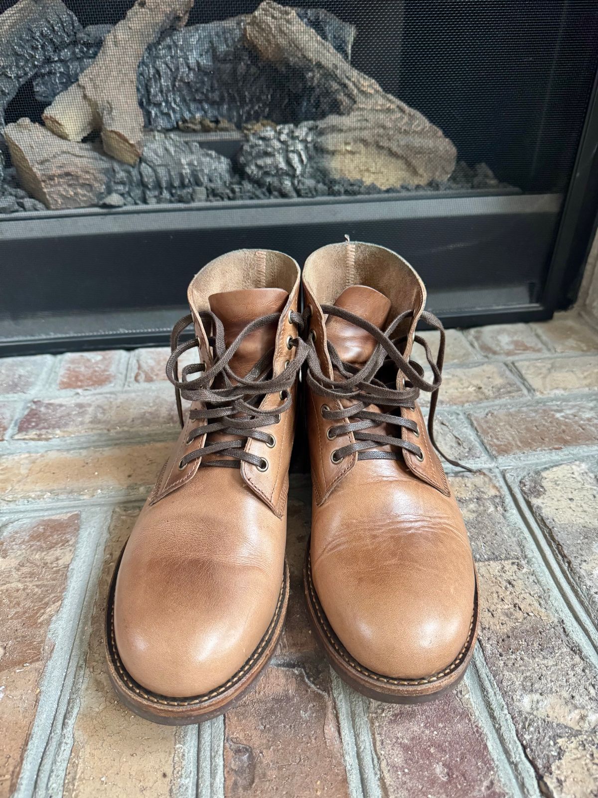Photo by Serpent on March 3, 2025 of the Oak Street Bootmakers Field Boot in Horween Natural Chromexcel.