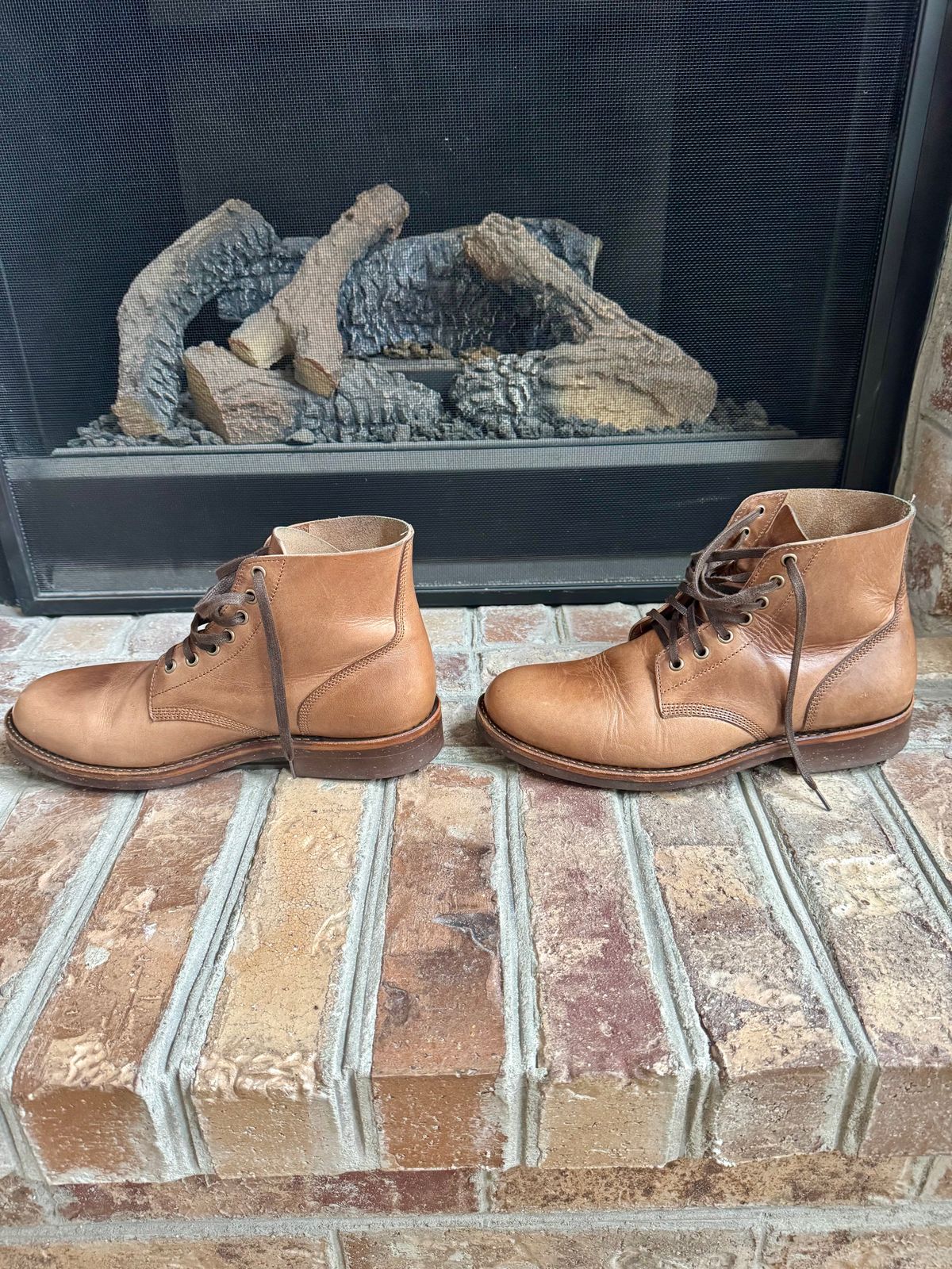 Photo by Serpent on March 3, 2025 of the Oak Street Bootmakers Field Boot in Horween Natural Chromexcel.