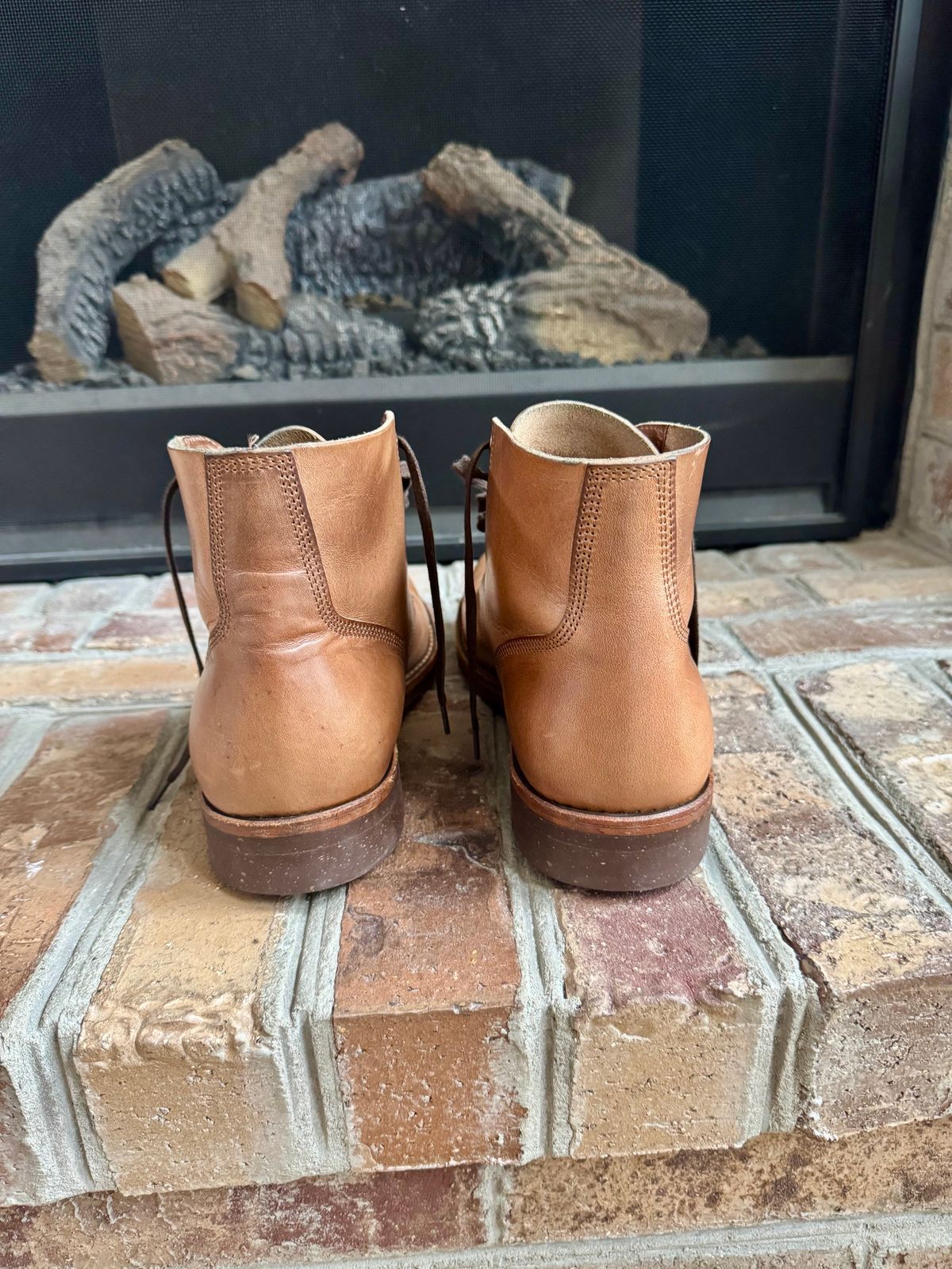 Photo by Serpent on March 3, 2025 of the Oak Street Bootmakers Field Boot in Horween Natural Chromexcel.