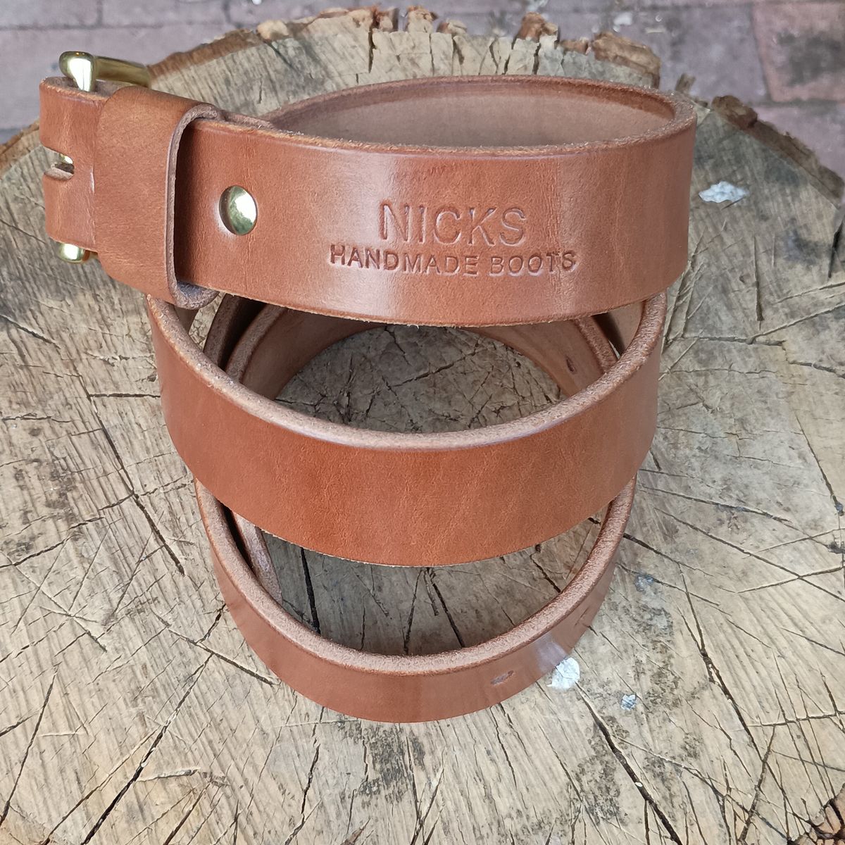 Photo by mnstrsvg21 on October 2, 2025 of the Nicks Heavy Duty Leather Work Belt in Wickett & Craig Buck Brown Traditional Harness.