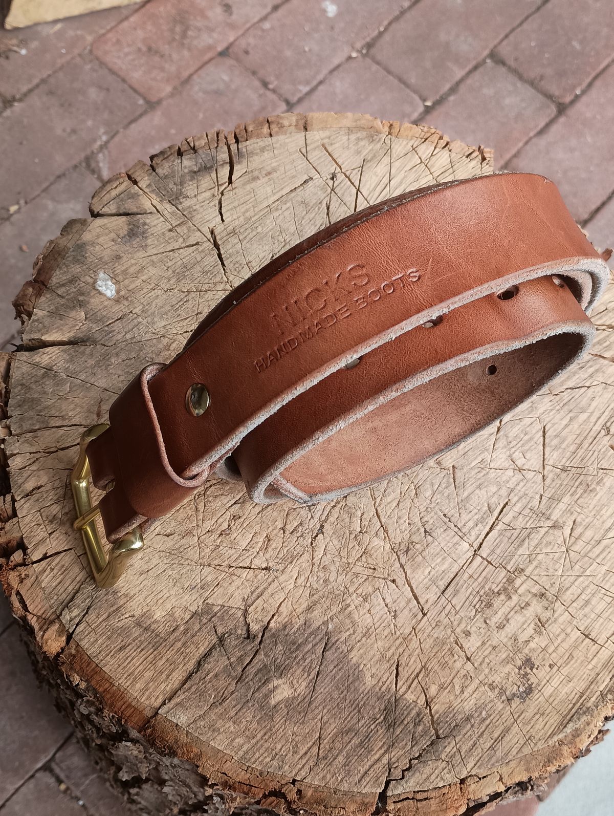 Photo by mnstrsvg21 on November 1, 2025 of the Nicks Heavy Duty Leather Work Belt in Wickett & Craig Buck Brown Traditional Harness.