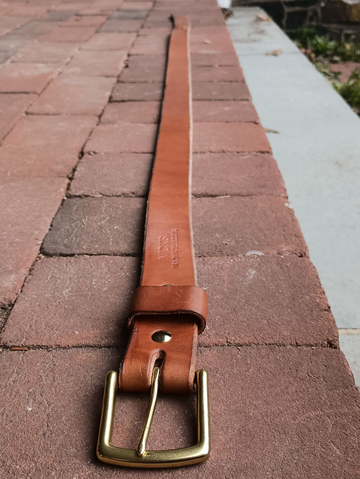 Photo by mnstrsvg21 on November 1, 2025 of the Nicks Heavy Duty Leather Work Belt in Wickett & Craig Buck Brown Traditional Harness.