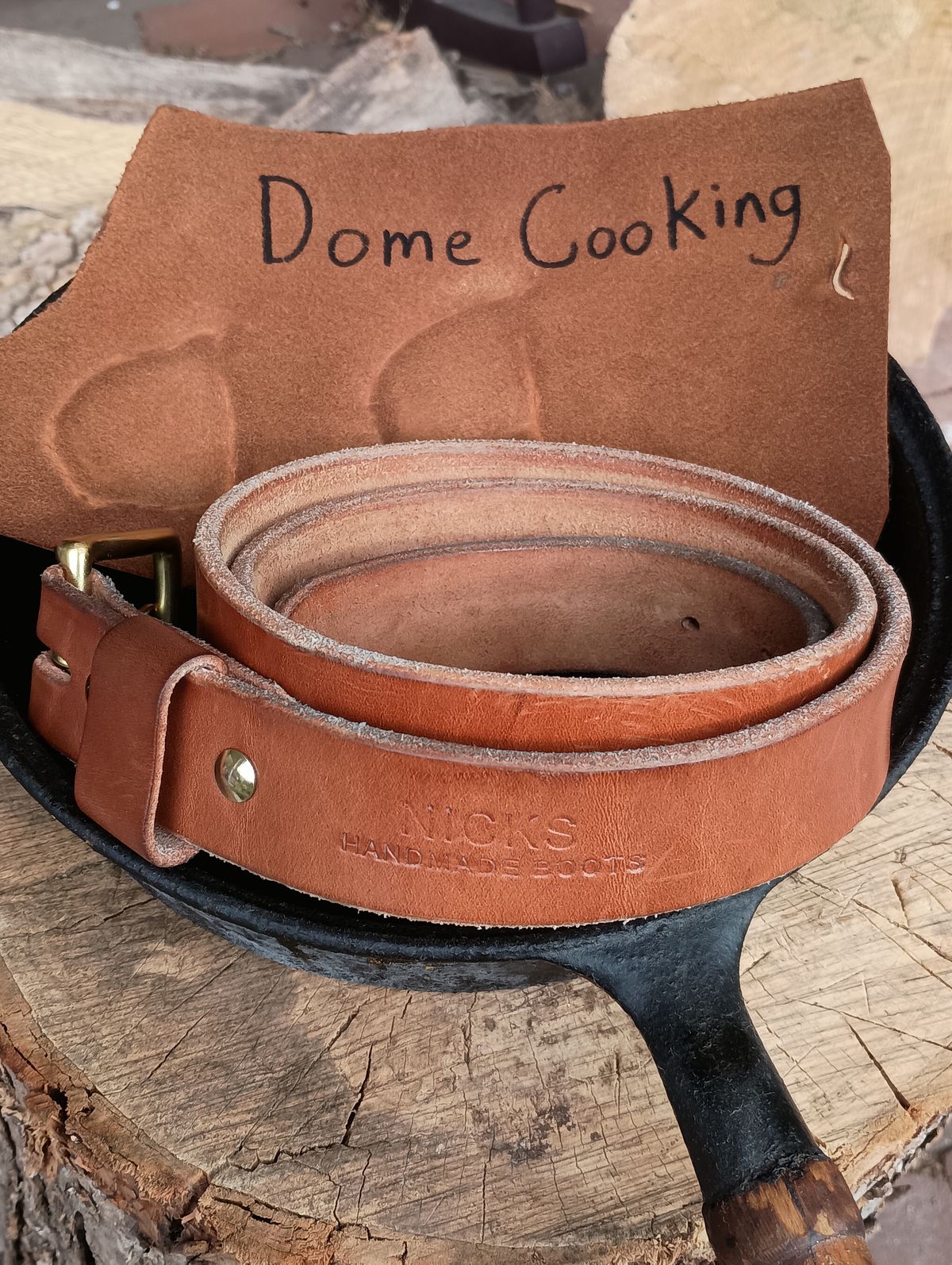 Photo by mnstrsvg21 on November 1, 2025 of the Nicks Heavy Duty Leather Work Belt in Wickett & Craig Buck Brown Traditional Harness.