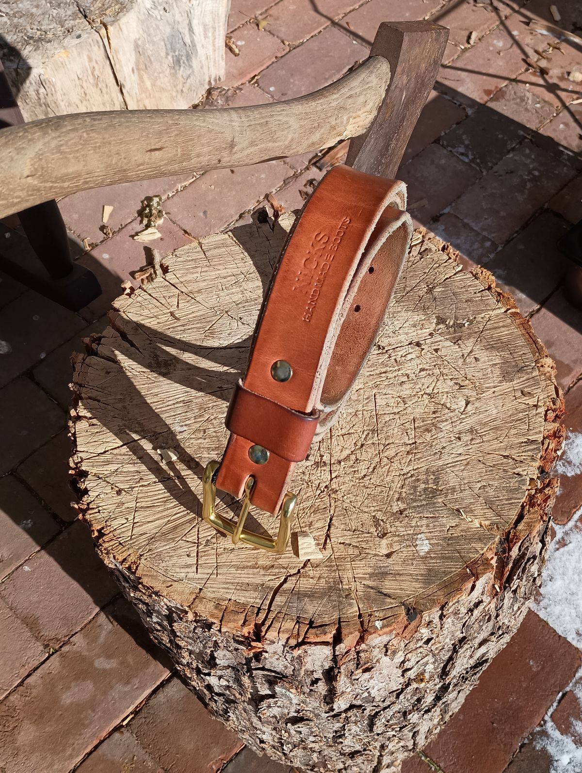 Photo by mnstrsvg21 on January 1, 2026 of the Nicks Heavy Duty Leather Work Belt in Wickett & Craig Buck Brown Traditional Harness.