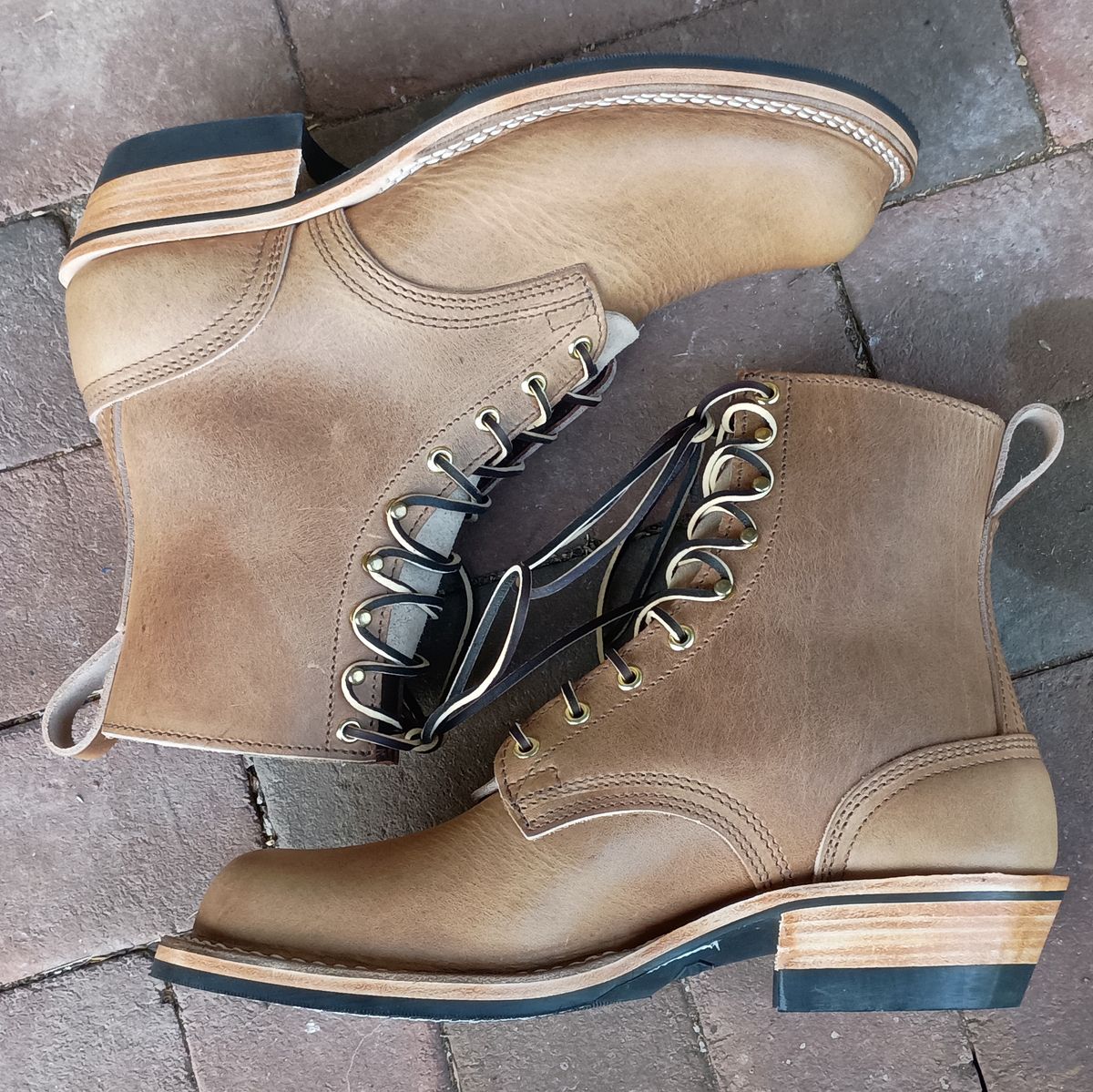 Photo by mnstrsvg21 on October 2, 2025 of the Nicks Lace Up Heritage in Horween Natural Cypress.