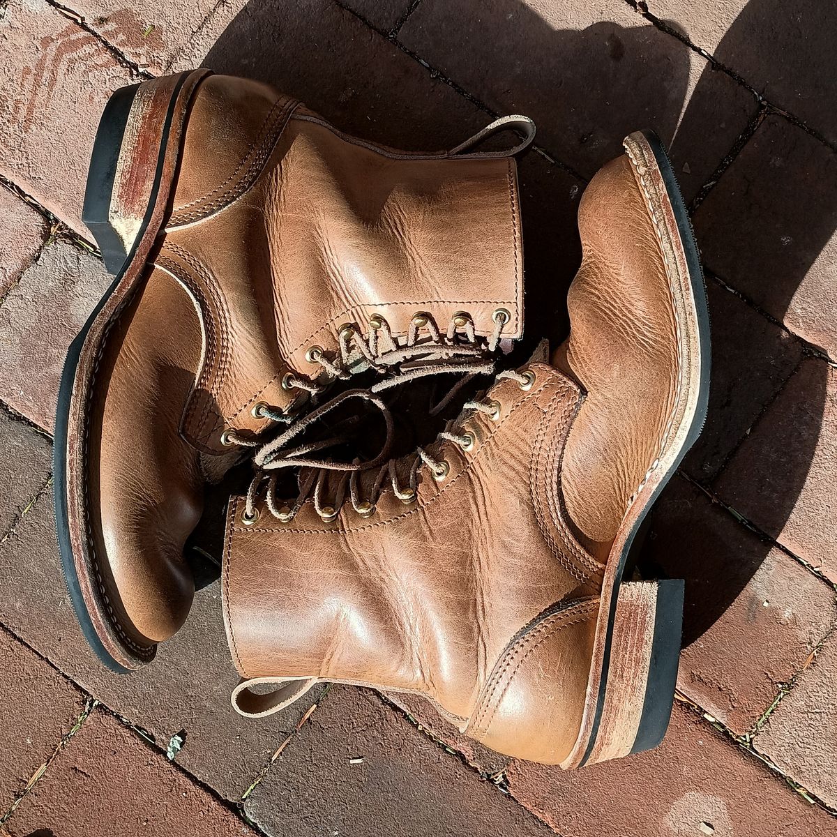Photo by mnstrsvg21 on January 1, 2026 of the Nicks Lace Up Heritage in Horween Natural Cypress.