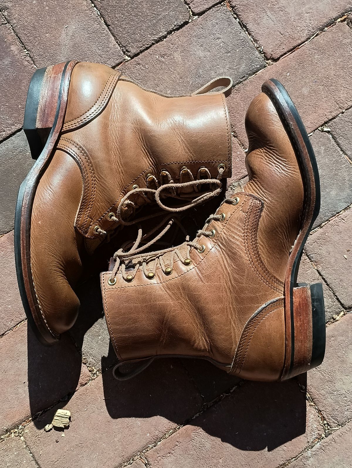 Photo by mnstrsvg21 on March 1, 2026 of the Nicks Lace Up Heritage in Horween Natural Cypress.