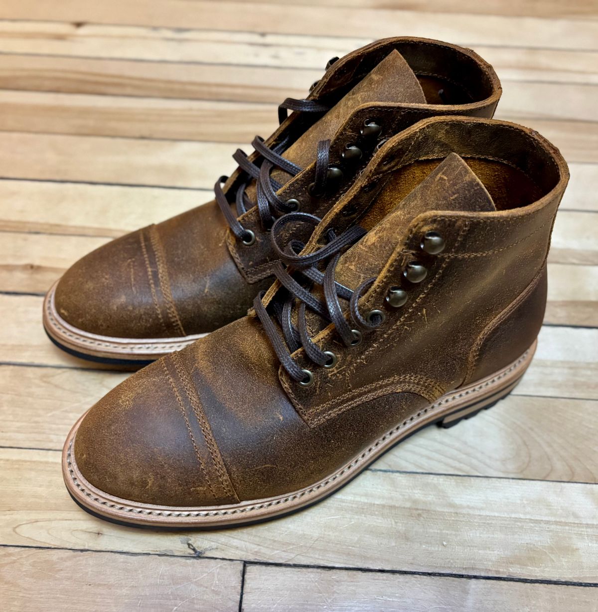 Photo by 2nd_nature on January 1, 2026 of the Parkhurst The Richmond in C.F. Stead Wheatbuck Waxy Commander Suede.