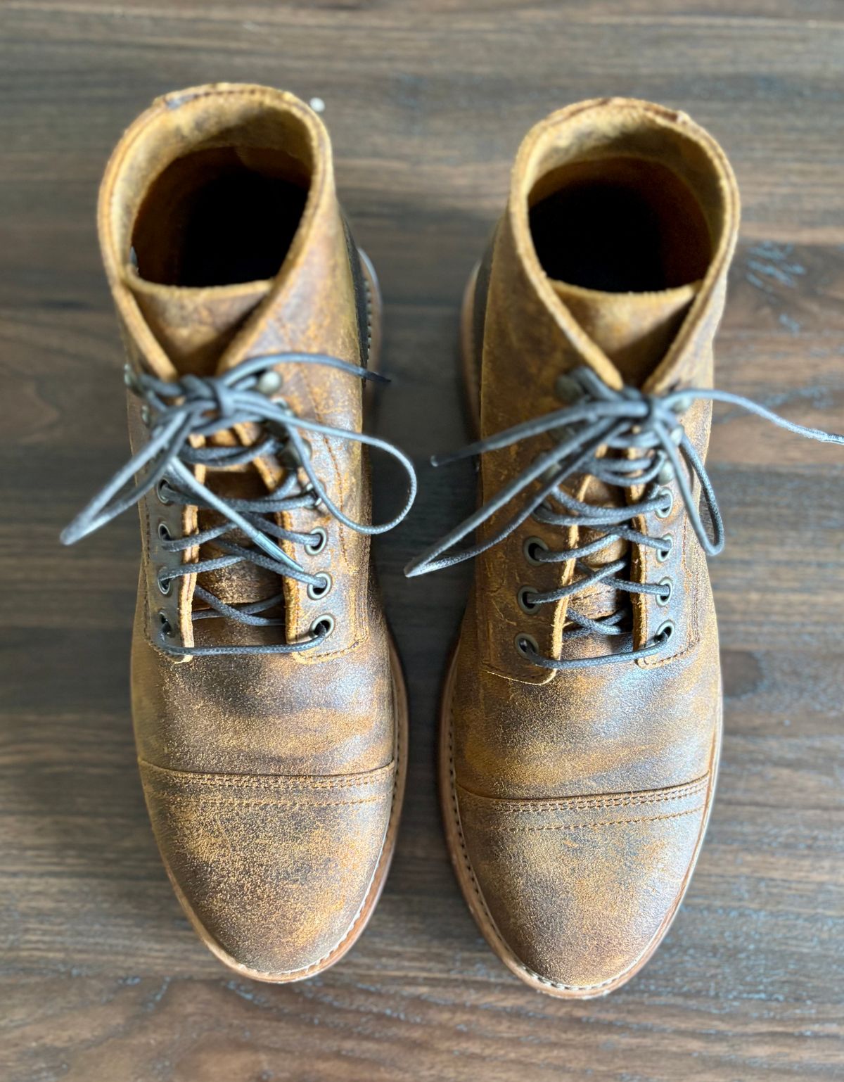 Photo by 2nd_nature on June 3, 2026 of the Parkhurst The Richmond in C.F. Stead Wheatbuck Waxy Commander Suede.