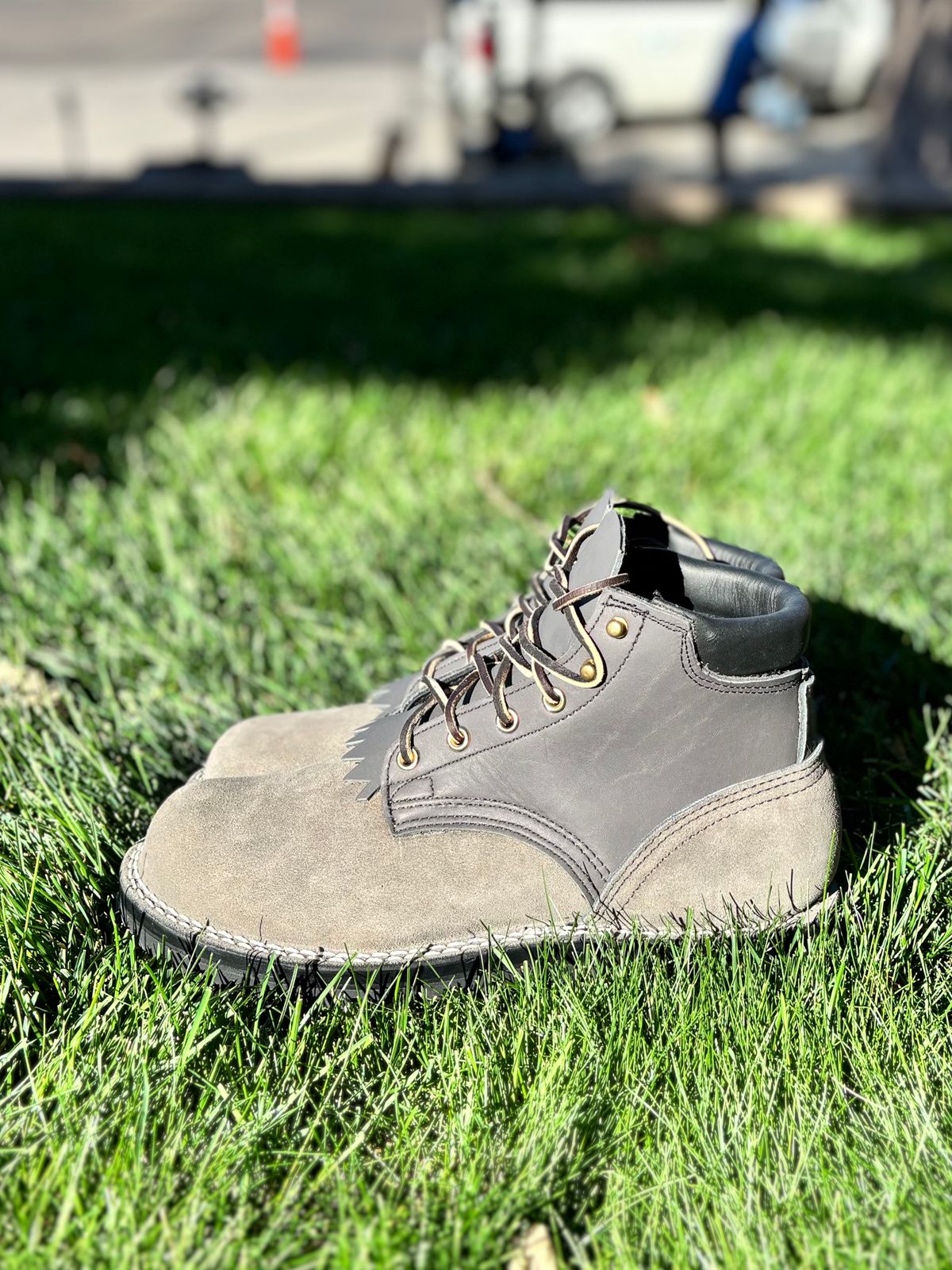 Photo by threepartheart on October 1, 2025 of the Nicks Ridgeline Thurman Zero Drop in 64 Ash Grey.