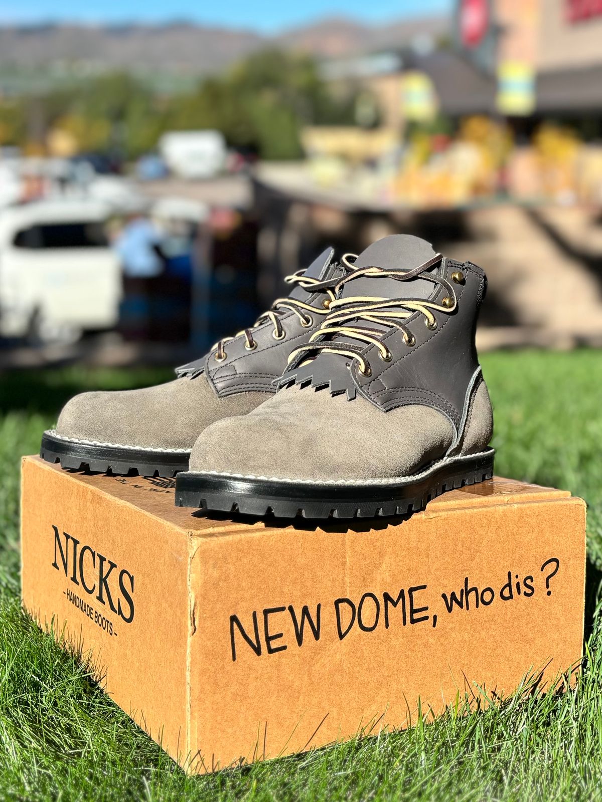 Photo by threepartheart on October 1, 2025 of the Nicks Ridgeline Thurman Zero Drop in 64 Ash Grey.