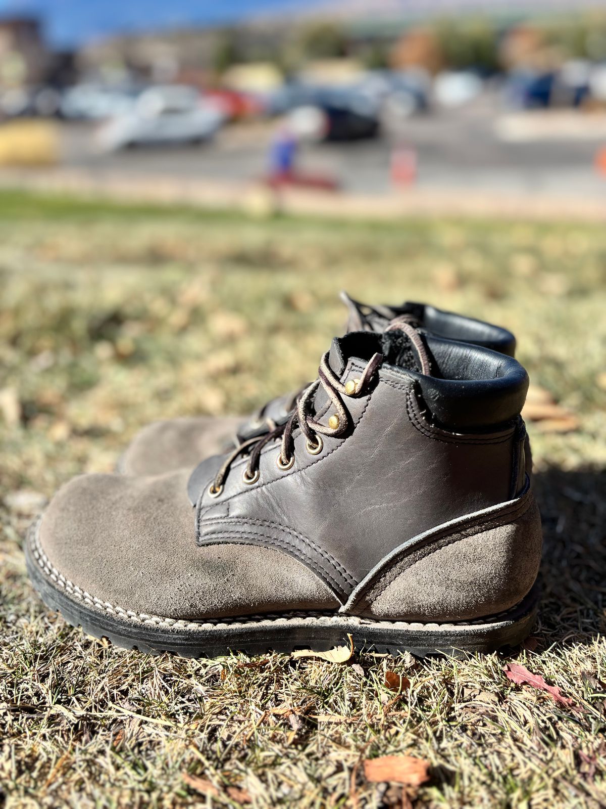 Photo by threepartheart on November 2, 2025 of the Nicks Ridgeline Thurman Zero Drop in 64 Ash Grey.