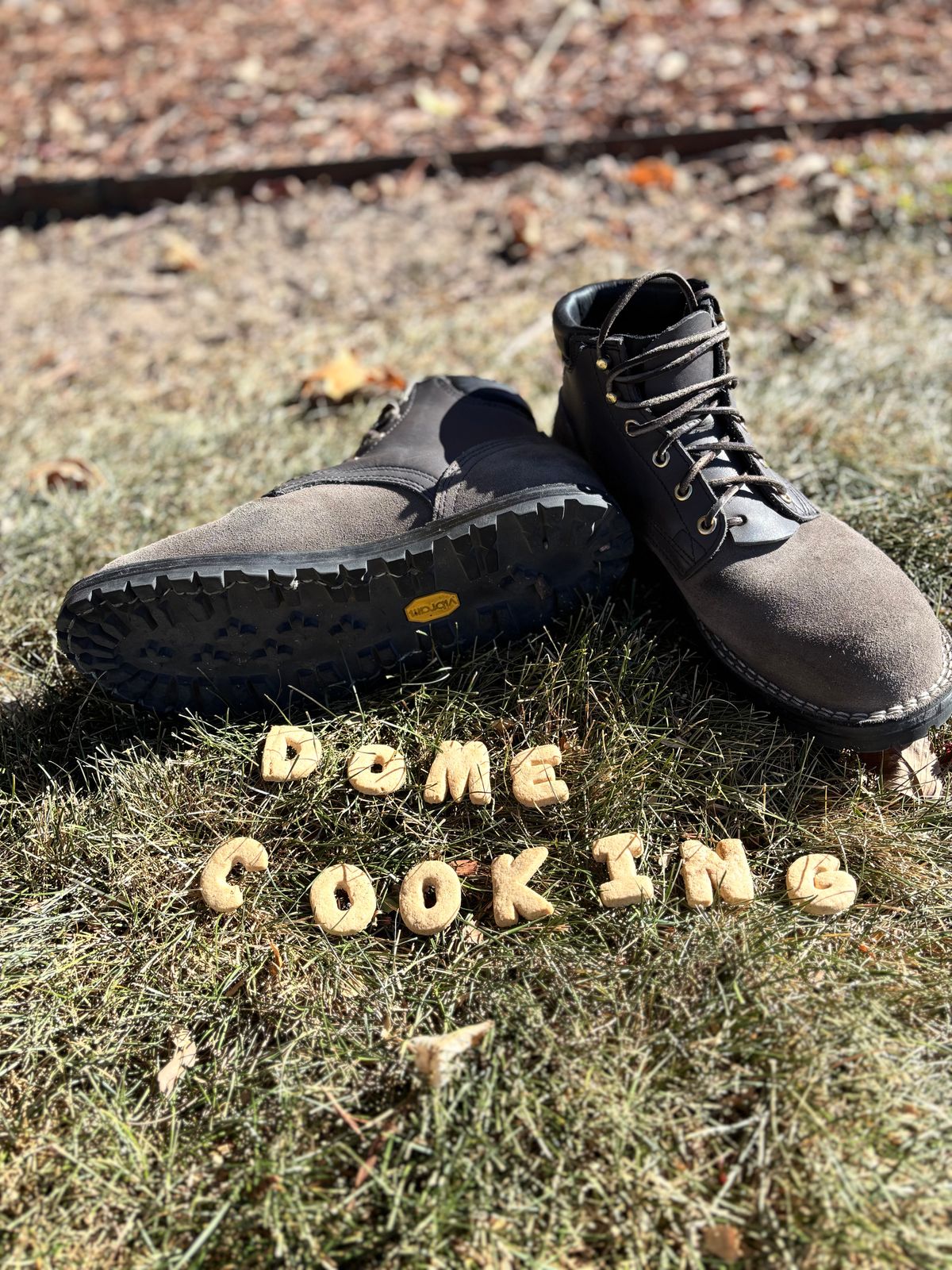 Photo by threepartheart on November 2, 2025 of the Nicks Ridgeline Thurman Zero Drop in 64 Ash Grey.