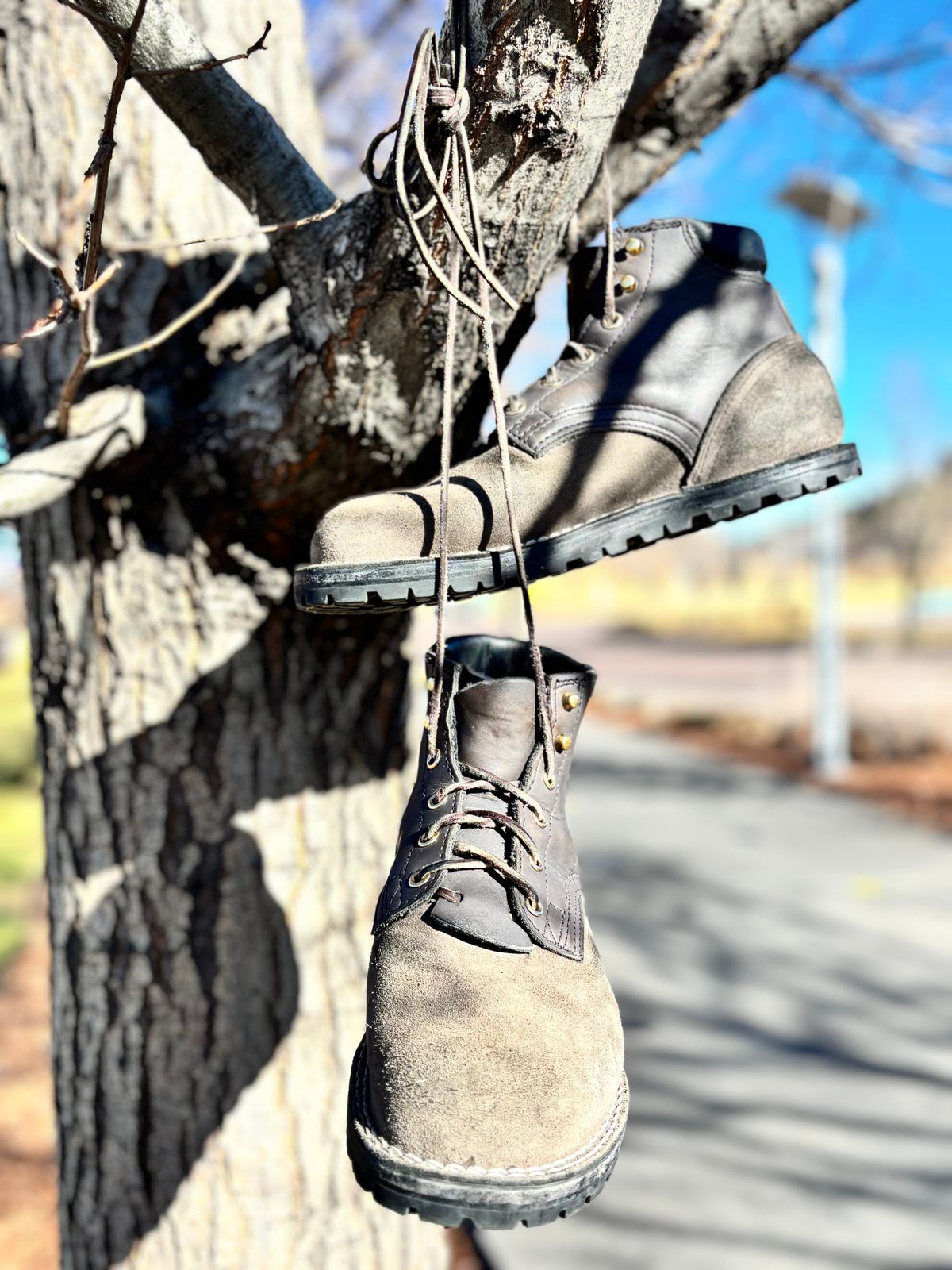 Photo by threepartheart on December 2, 2025 of the Nicks Ridgeline Thurman Zero Drop in 64 Ash Grey.