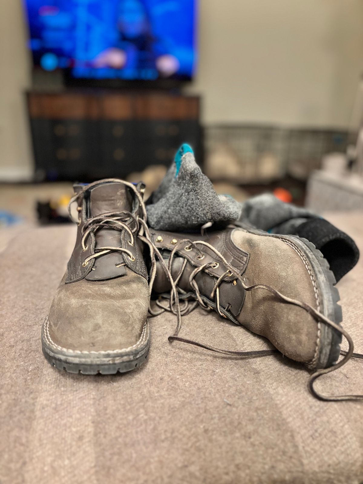 Photo by threepartheart on December 11, 2025 of the Nicks Ridgeline Thurman Zero Drop in 64 Ash Grey.