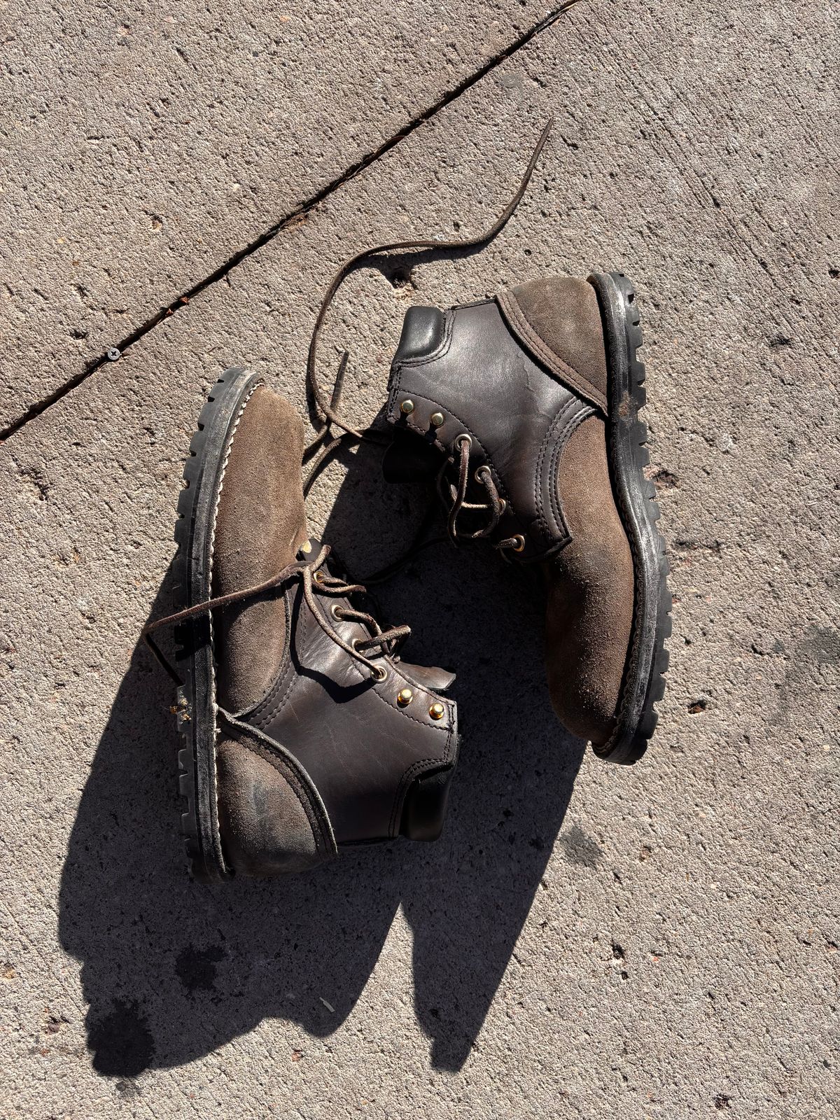 Photo by threepartheart on December 31, 2025 of the Nicks Ridgeline Thurman Zero Drop in 64 Ash Grey.