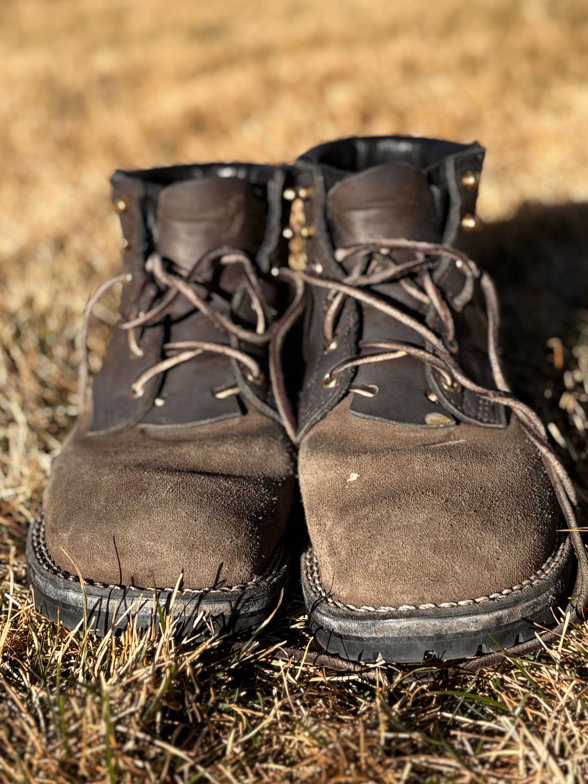 Photo by threepartheart on December 31, 2025 of the Nicks Ridgeline Thurman Zero Drop in 64 Ash Grey.