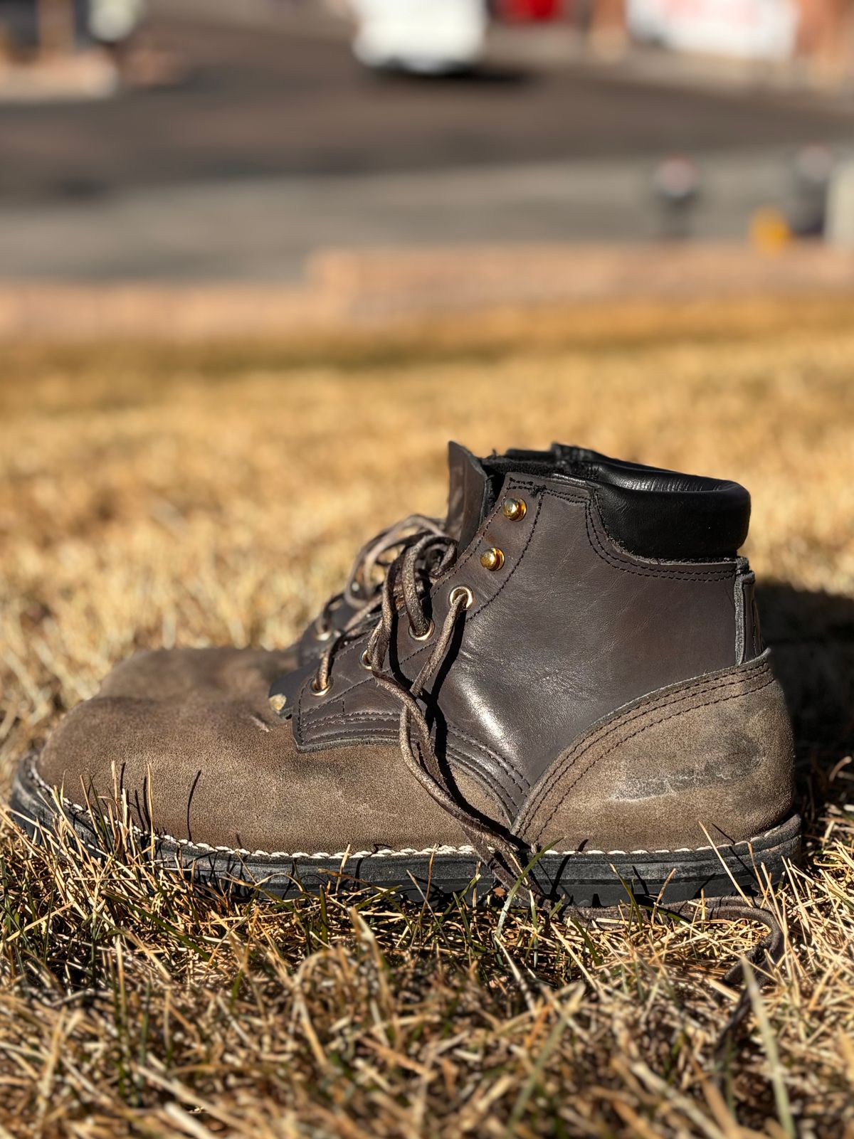 Photo by threepartheart on December 31, 2025 of the Nicks Ridgeline Thurman Zero Drop in 64 Ash Grey.