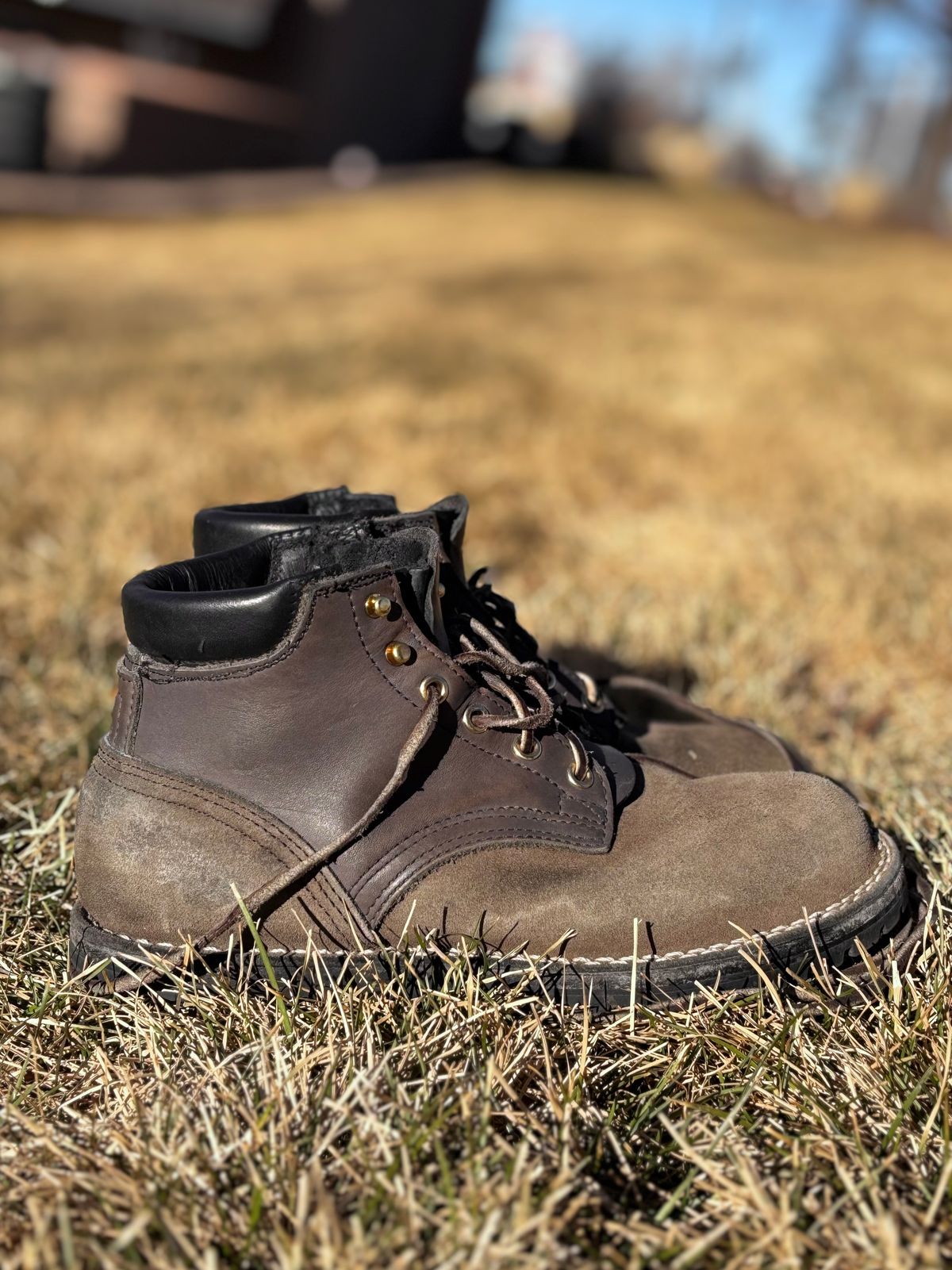 Photo by threepartheart on December 31, 2025 of the Nicks Ridgeline Thurman Zero Drop in 64 Ash Grey.