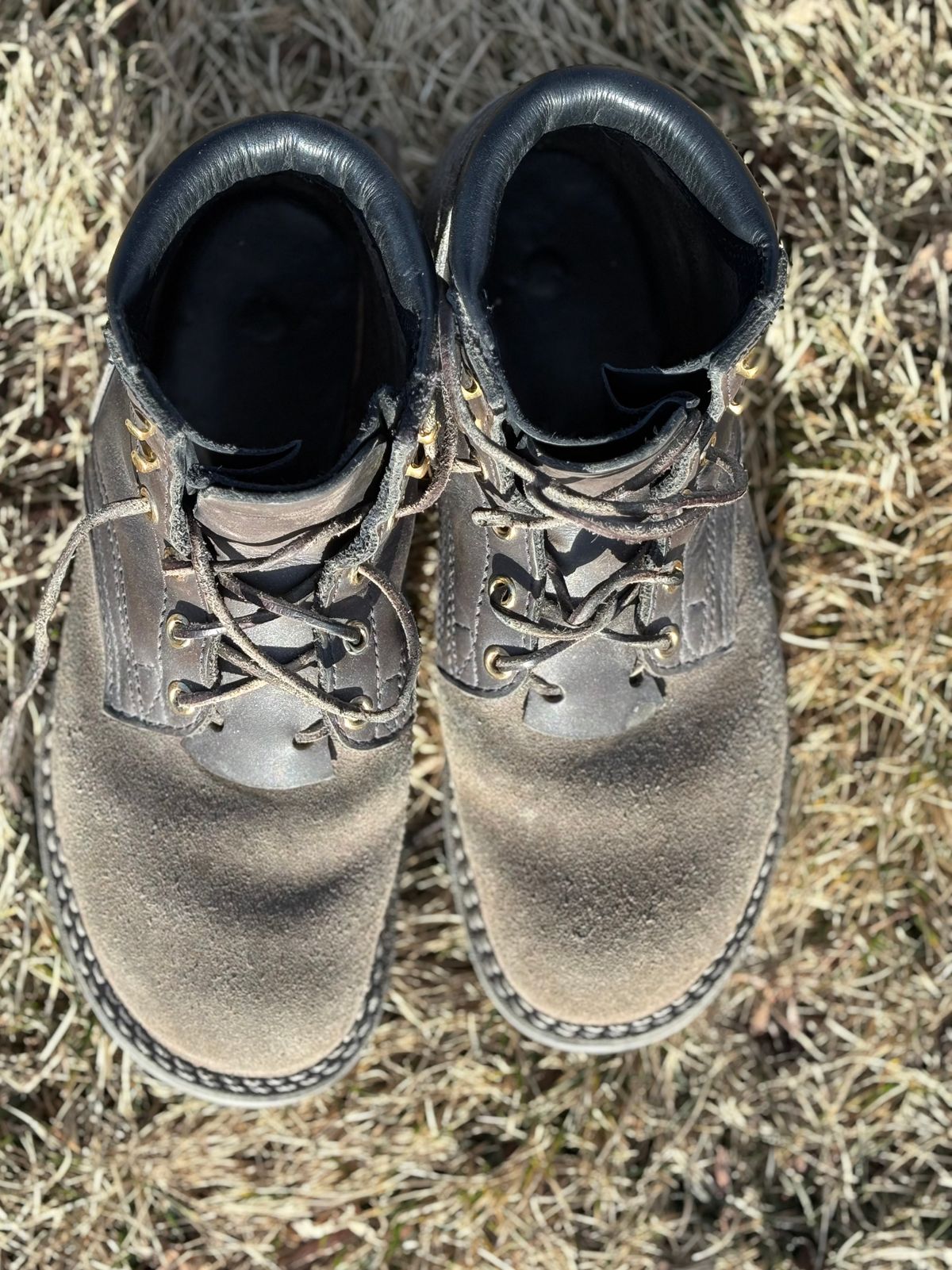 Photo by threepartheart on February 1, 2026 of the Nicks Ridgeline Thurman Zero Drop in 64 Ash Grey.