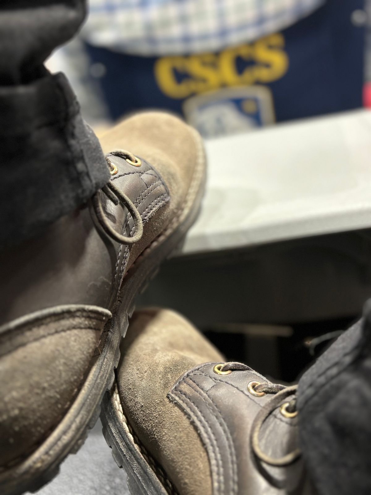 Photo by threepartheart on February 20, 2026 of the Nicks Ridgeline Thurman Zero Drop in 64 Ash Grey.