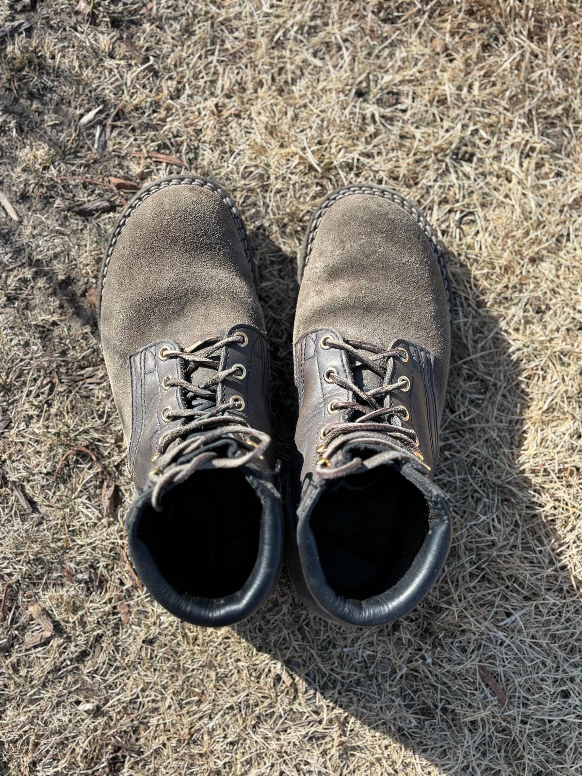 Photo by threepartheart on March 1, 2026 of the Nicks Ridgeline Thurman Zero Drop in 64 Ash Grey.