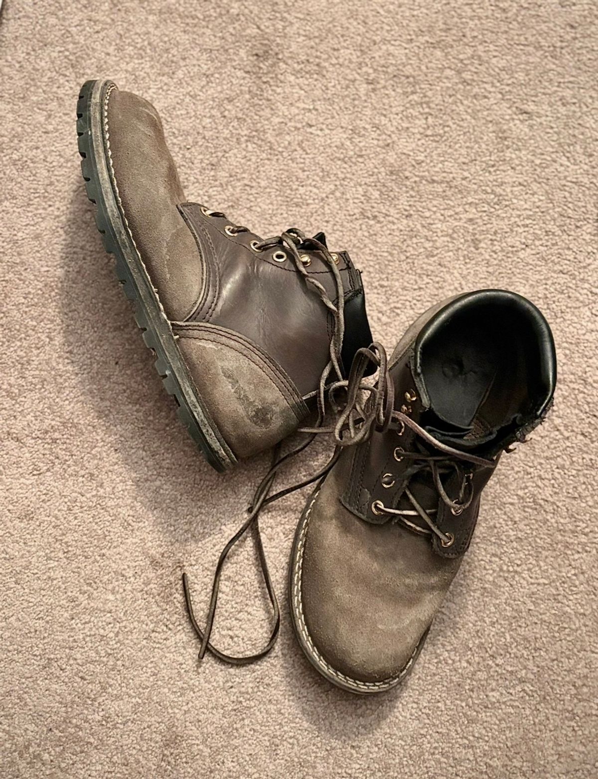 Photo by threepartheart on March 31, 2026 of the Nicks Ridgeline Thurman Zero Drop in 64 Ash Grey.