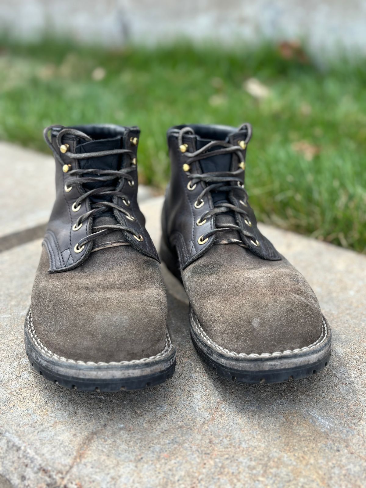 Photo by threepartheart on March 28, 2026 of the Nicks Ridgeline Thurman Zero Drop in 64 Ash Grey.