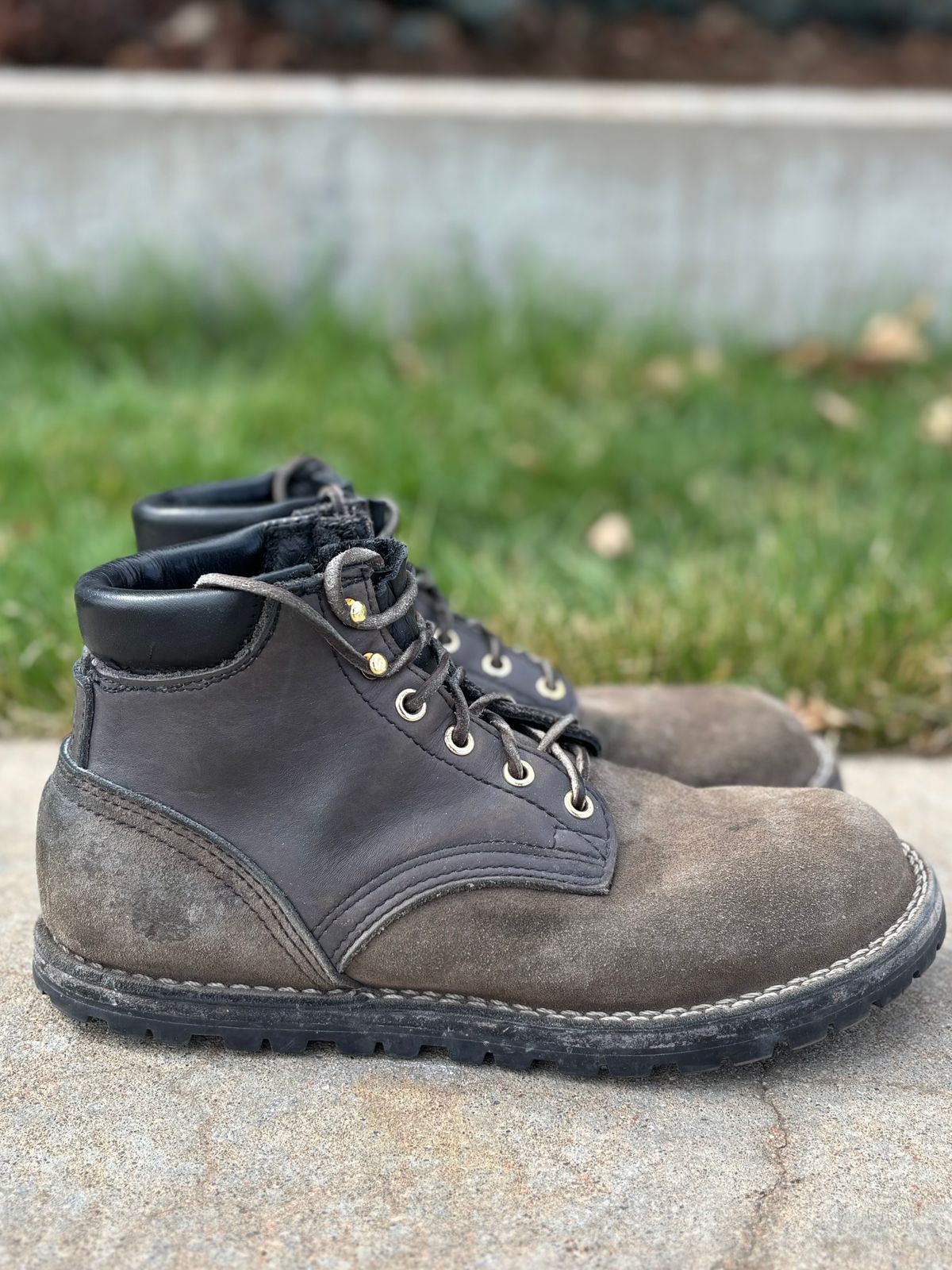 Photo by threepartheart on March 28, 2026 of the Nicks Ridgeline Thurman Zero Drop in 64 Ash Grey.