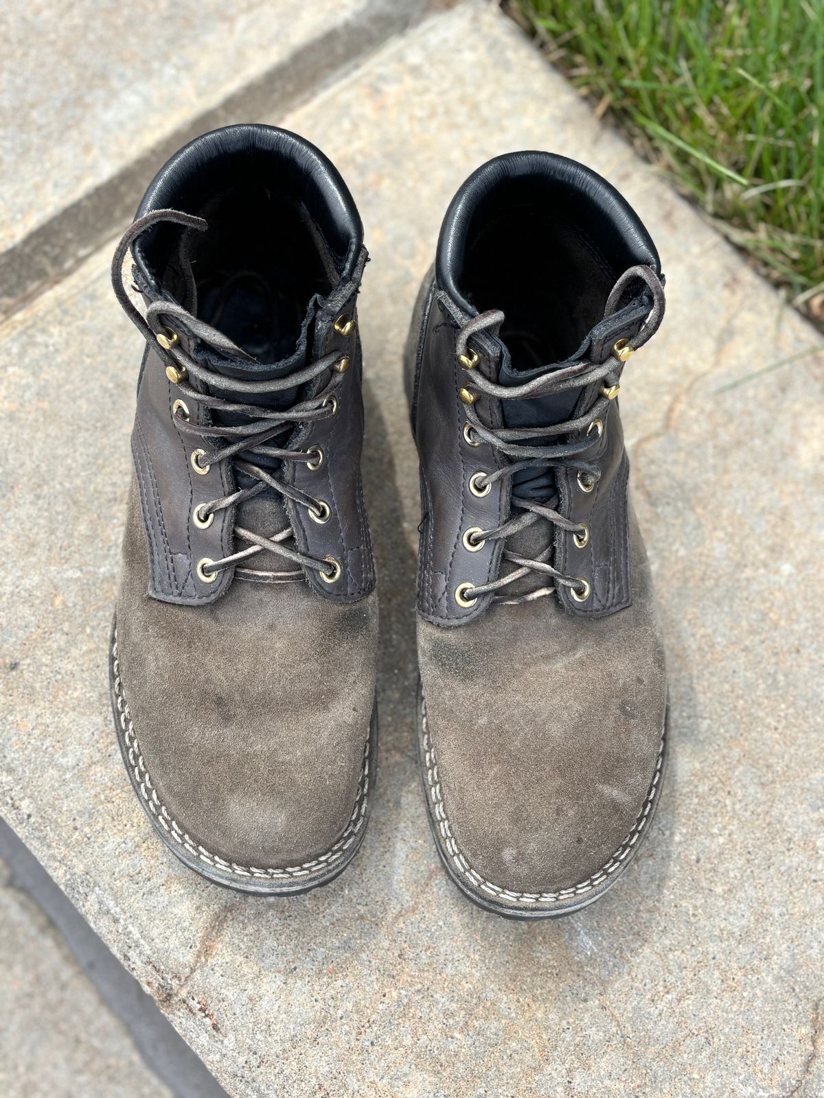 Photo by threepartheart on March 28, 2026 of the Nicks Ridgeline Thurman Zero Drop in 64 Ash Grey.