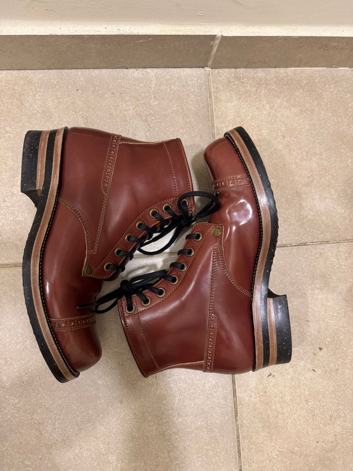 Photo by the_boot_dev on December 1, 2024 of the Kiattoko Old Boy in Shinki Cognac Shell Cordovan.