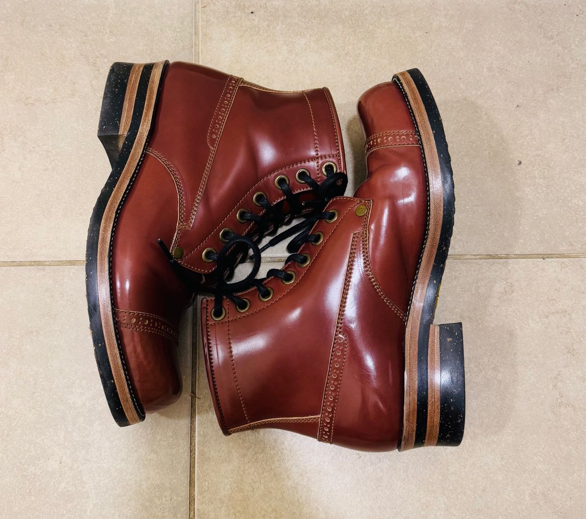 Photo by the_boot_dev on January 6, 2025 of the Kiattoko Old Boy in Shinki Cognac Shell Cordovan.