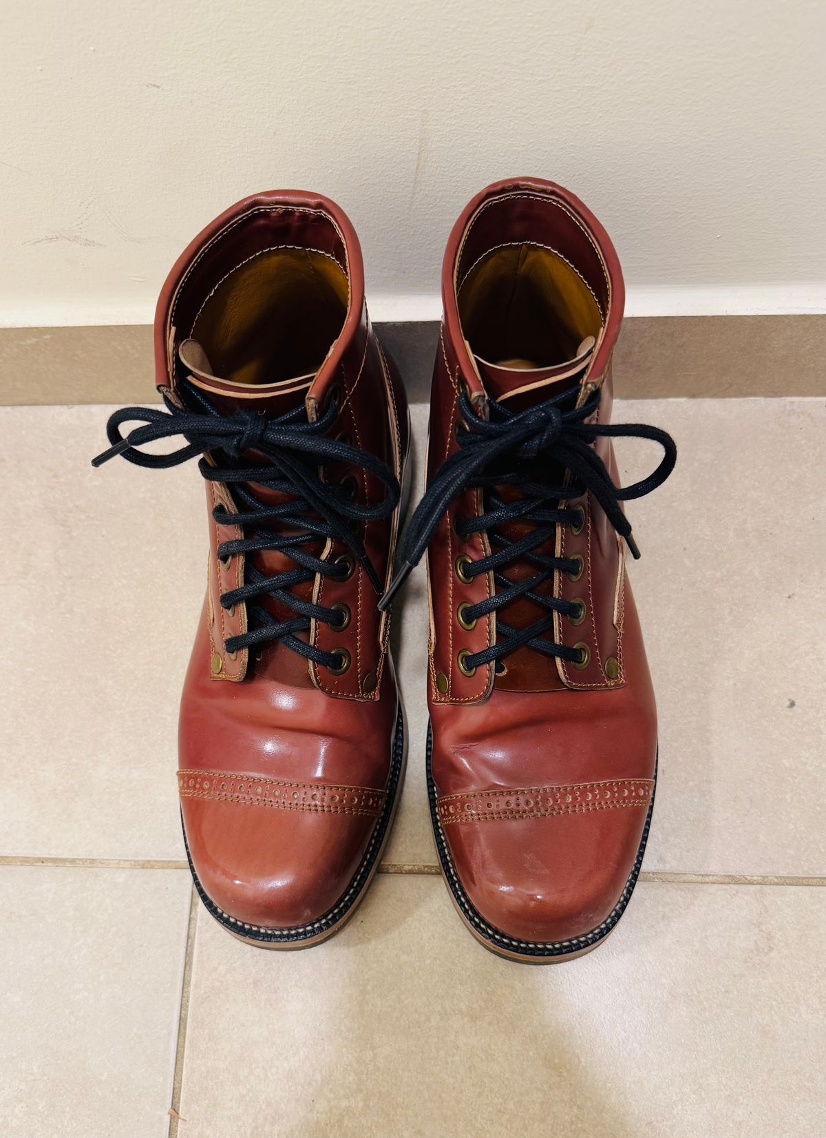 Photo by the_boot_dev on January 6, 2025 of the Kiattoko Old Boy in Shinki Cognac Shell Cordovan.