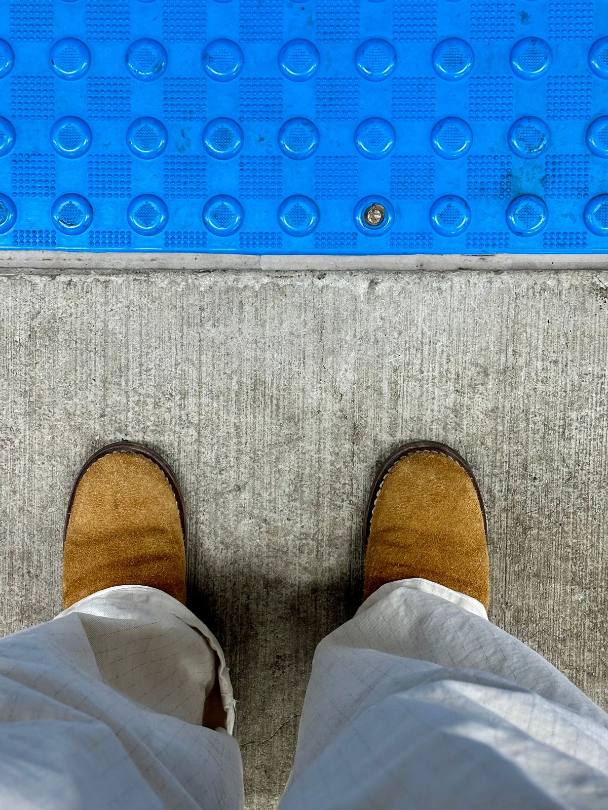 Photo by clausality on October 11, 2025 of the Rolling Dub Trio Casper Boot in Oiled Tobacco Suede.