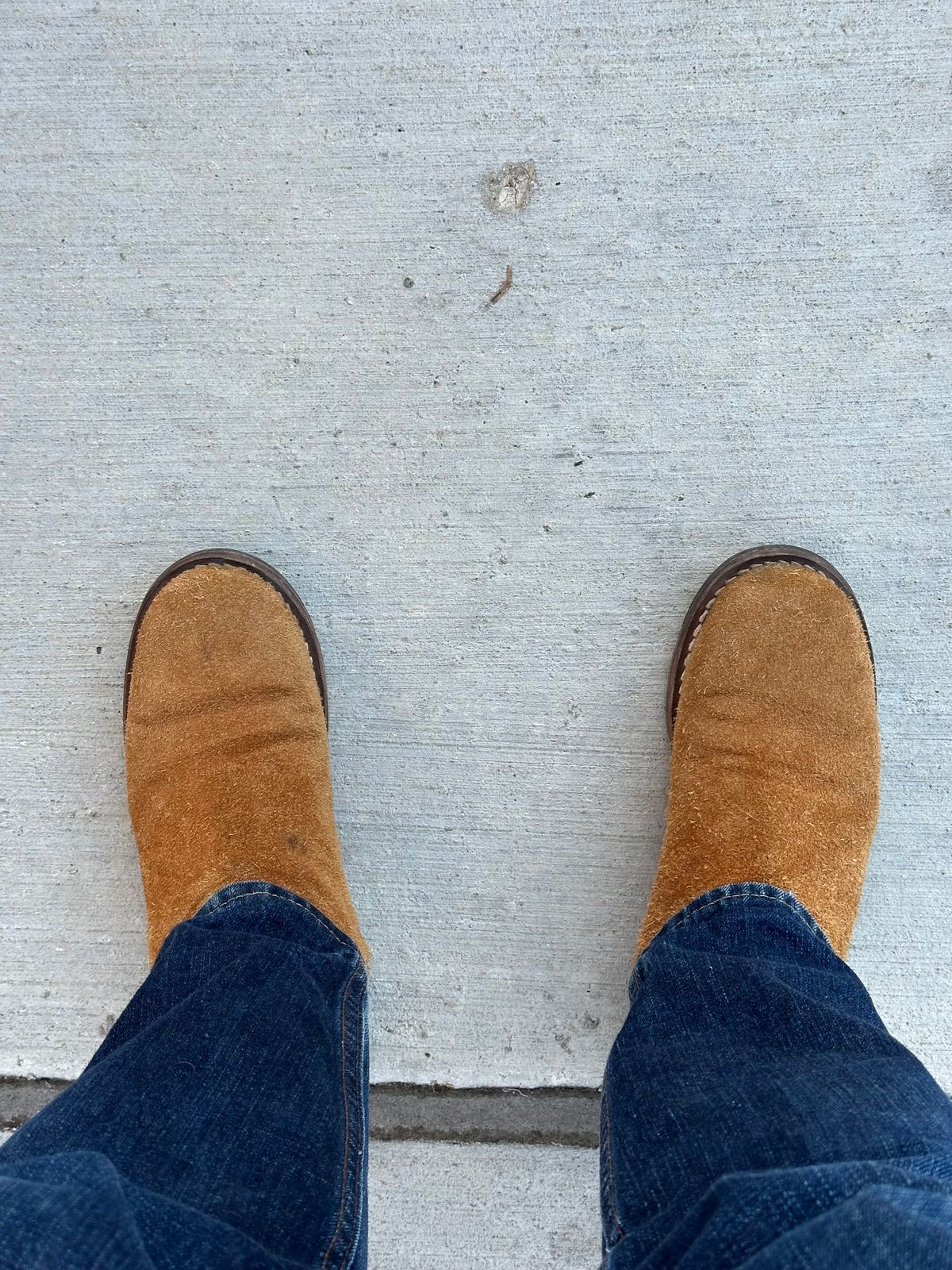 Photo by clausality on October 14, 2025 of the Rolling Dub Trio Casper Boot in Oiled Tobacco Suede.