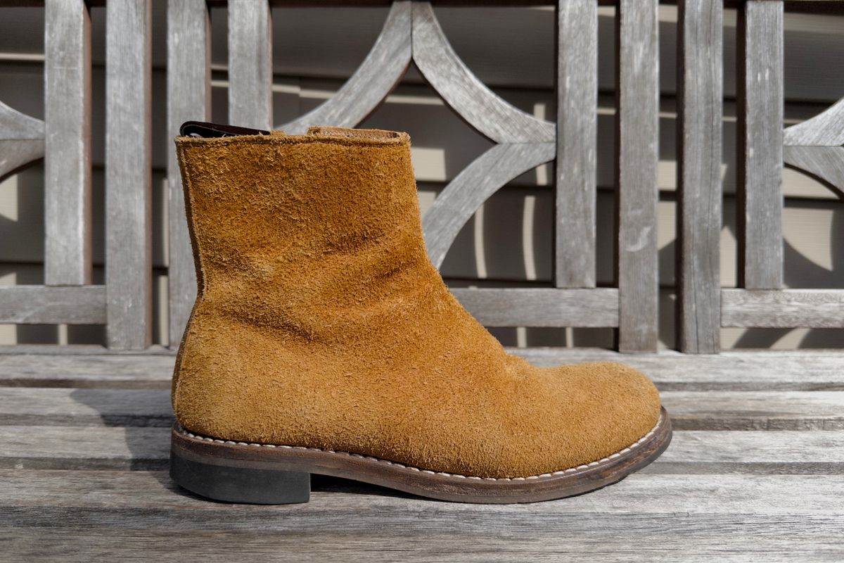Photo by clausality on September 9, 2025 of the Rolling Dub Trio Casper Boot in Oiled Tobacco Suede.