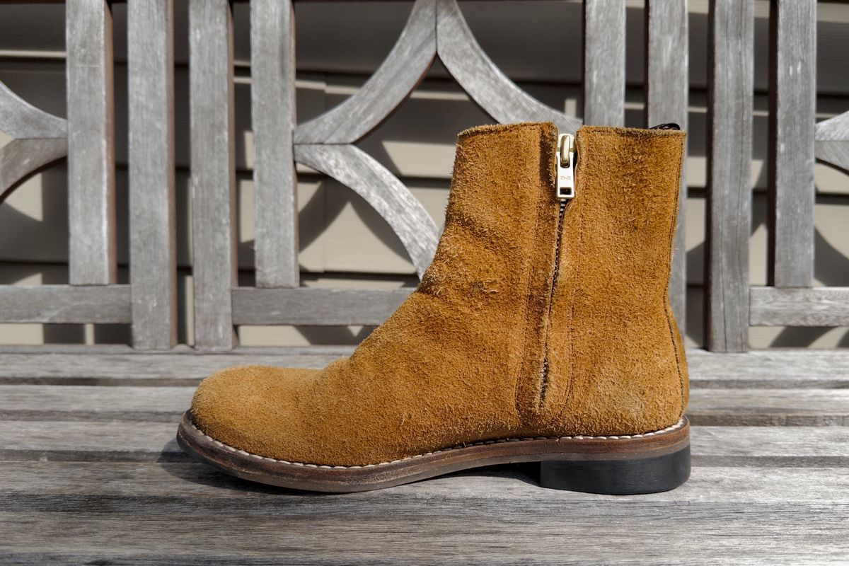 Photo by clausality on September 9, 2025 of the Rolling Dub Trio Casper Boot in Oiled Tobacco Suede.
