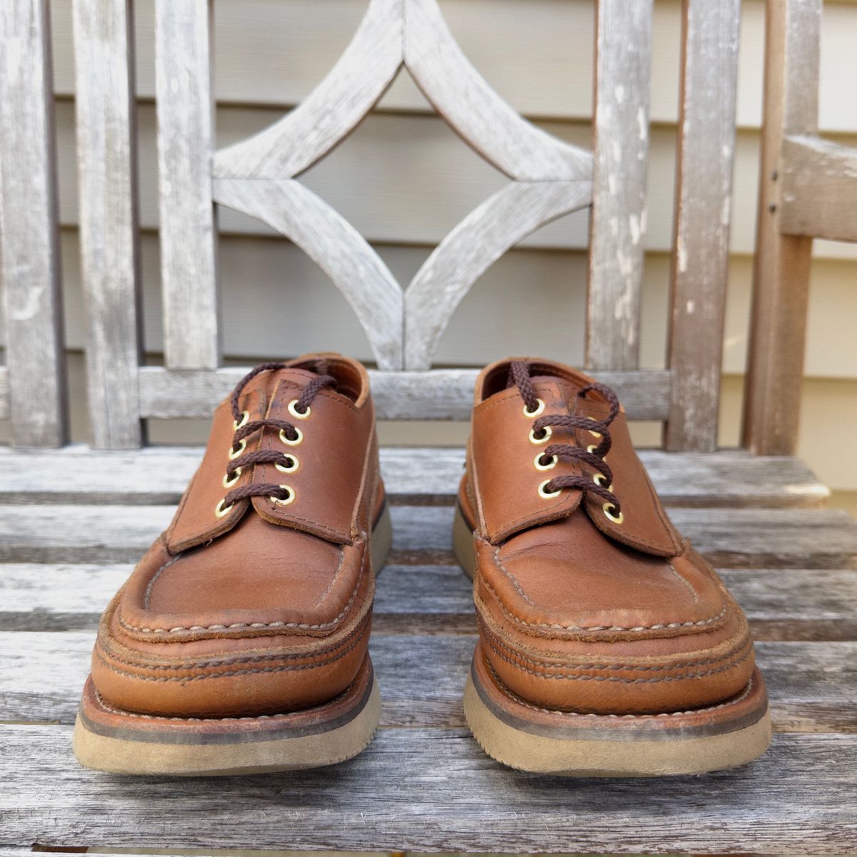 Photo by clausality on November 1, 2025 of the Russell Moccasin Co. Fishing Oxford in Walnut Timberjack.