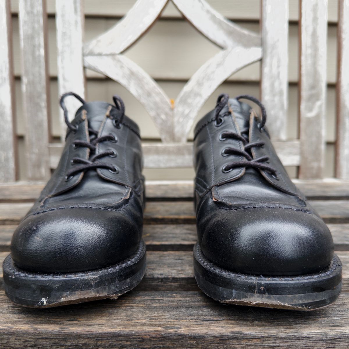 Photo by clausality on November 2, 2025 of the Rolling Dub Trio Coupen Low Moc in Black Horse Front #1020.