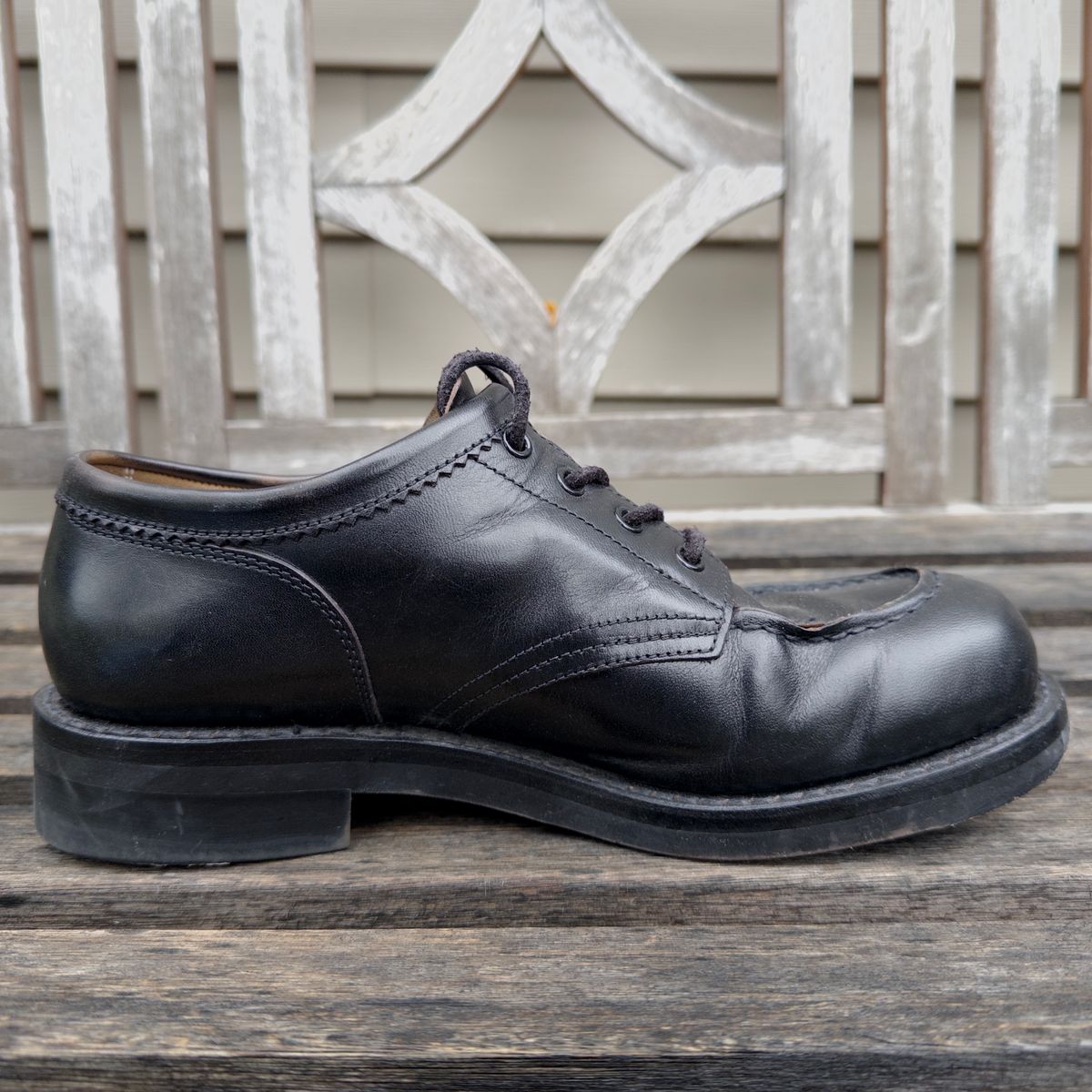 Photo by clausality on November 2, 2025 of the Rolling Dub Trio Coupen Low Moc in Black Horse Front #1020.