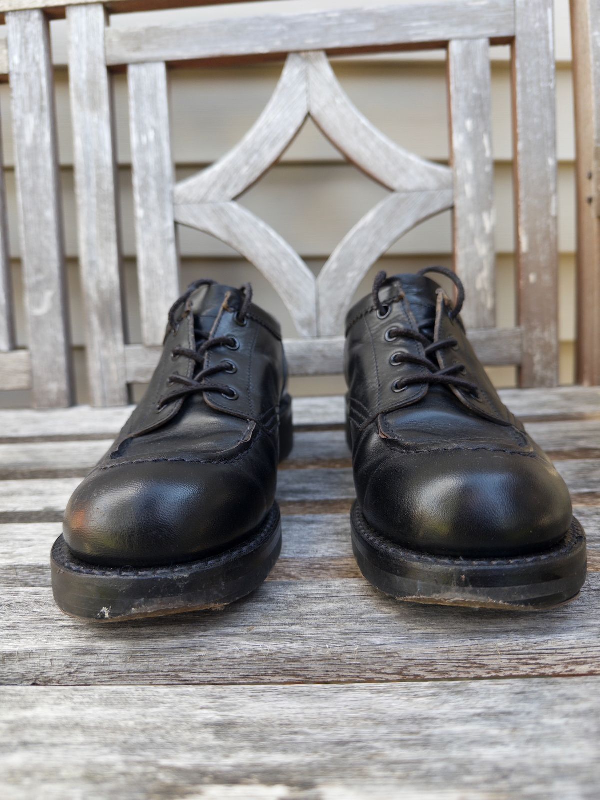 Photo by clausality on November 1, 2025 of the Rolling Dub Trio Coupen Low Moc in Black Horse Front #1020.