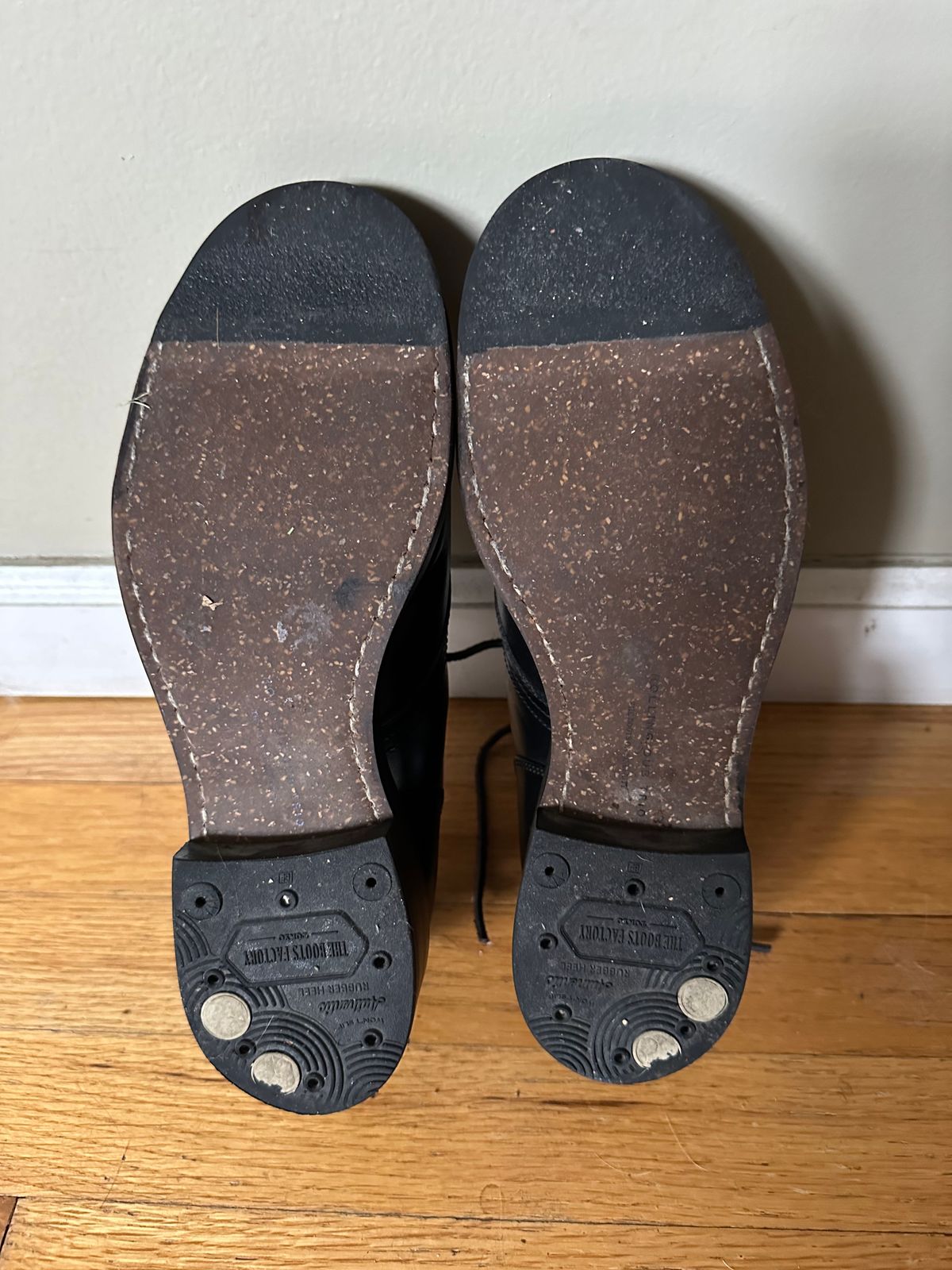 Photo by clausality on November 19, 2025 of the Rolling Dub Trio Coupen Low Moc in Black Horse Front #1020.