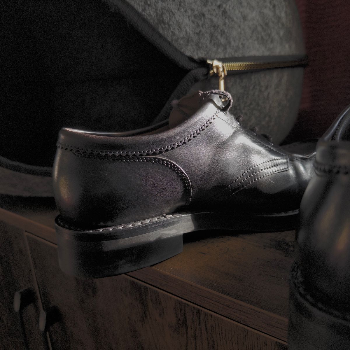 Photo by clausality on November 23, 2025 of the Rolling Dub Trio Coupen Low Moc in Black Horse Front #1020.